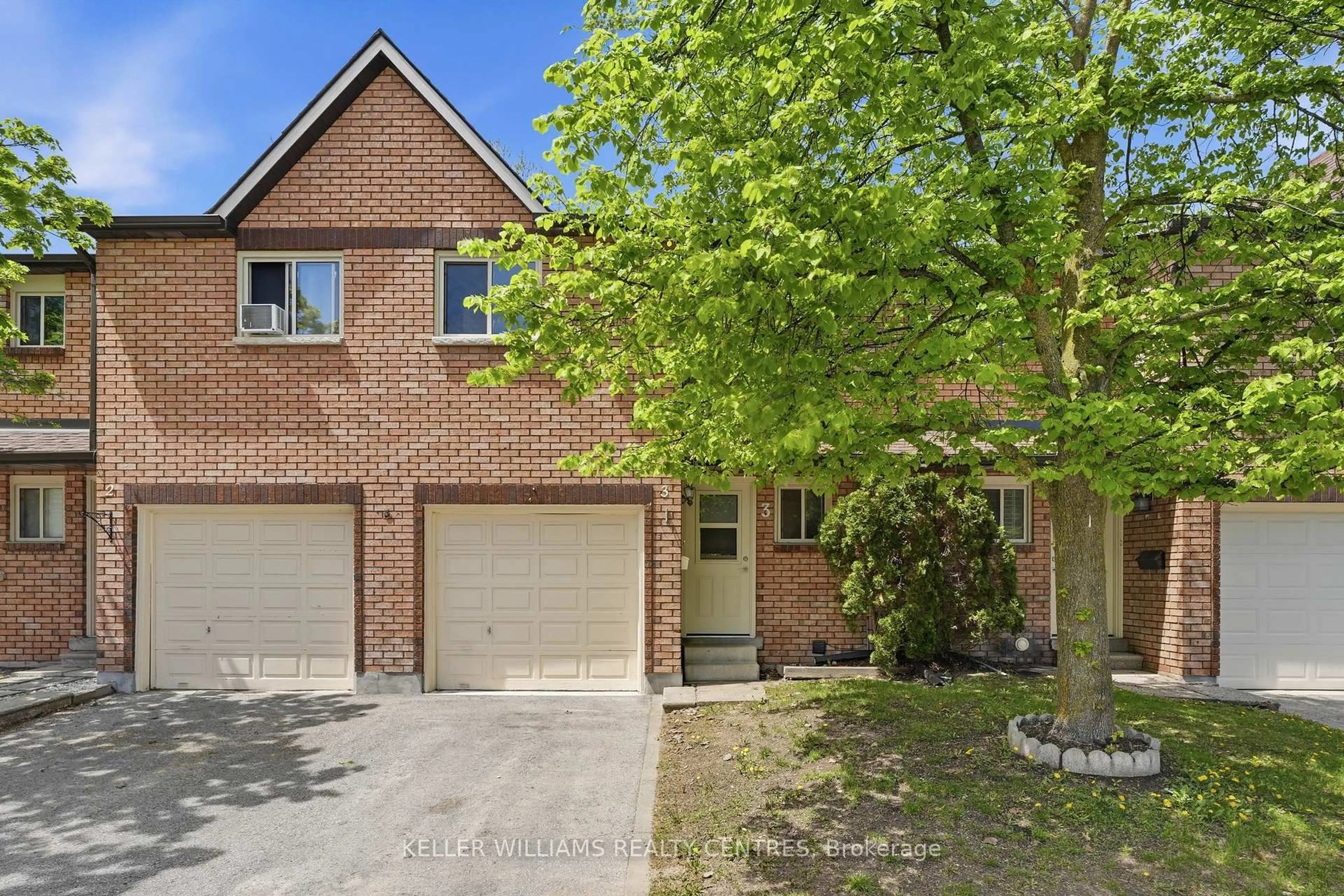 Home with brick exterior material, street for 3 Evergreen Crt, Barrie Ontario L4N 6W7