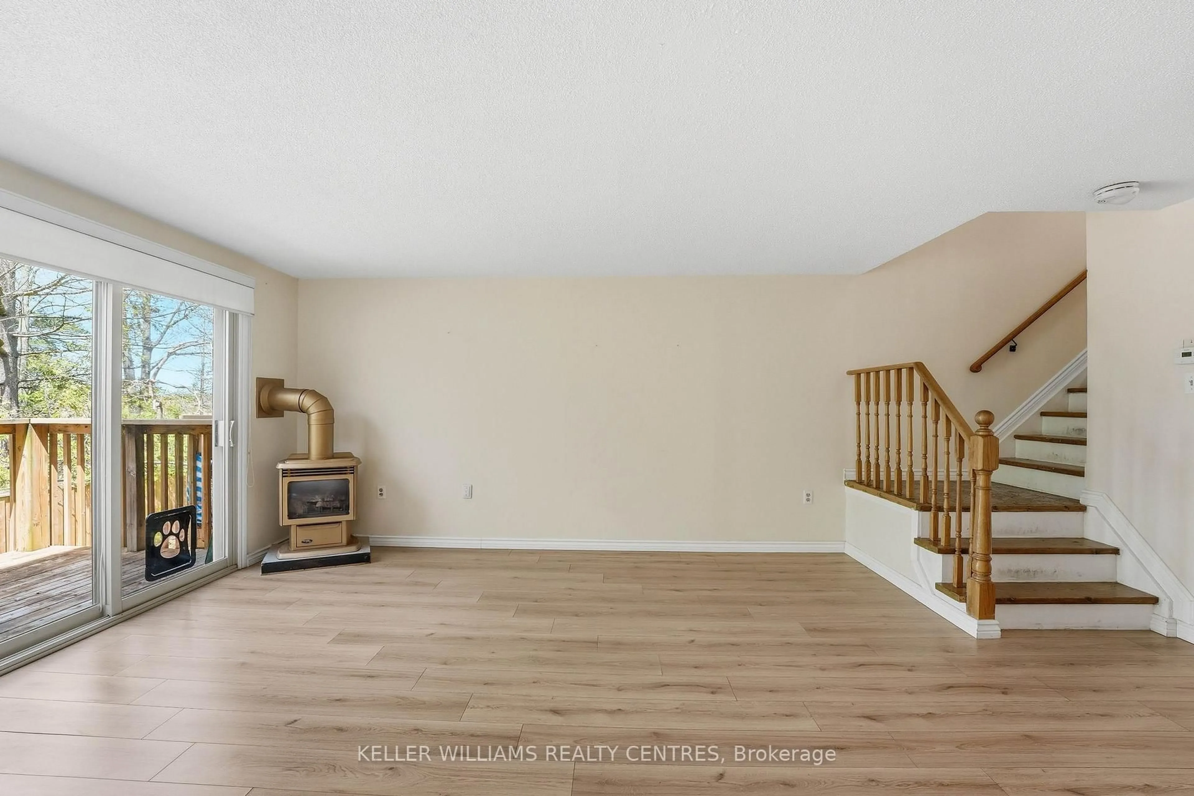 Unknown for 3 Evergreen Crt, Barrie Ontario L4N 6W7