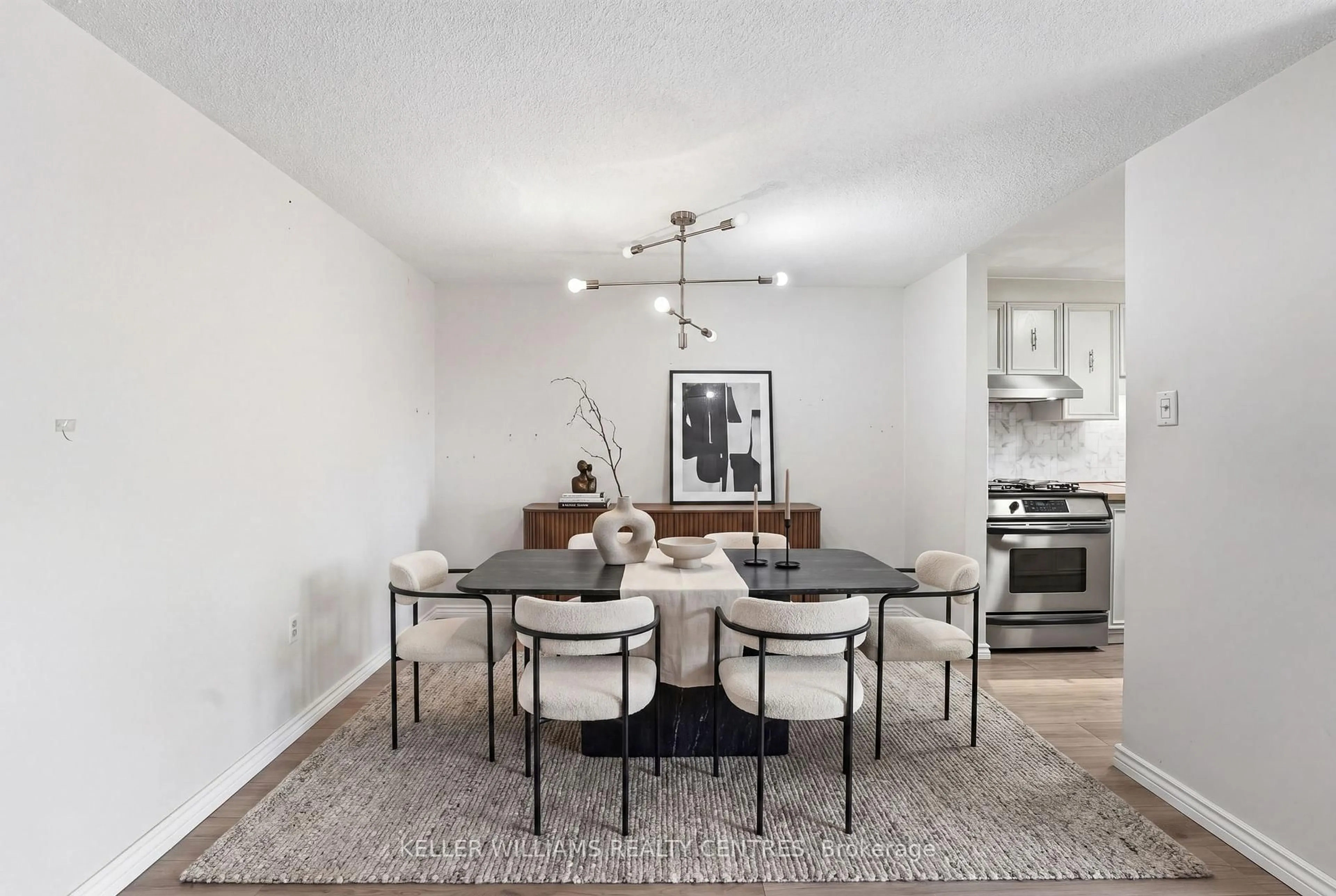 Dining room, unknown for 3 Evergreen Crt, Barrie Ontario L4N 6W7