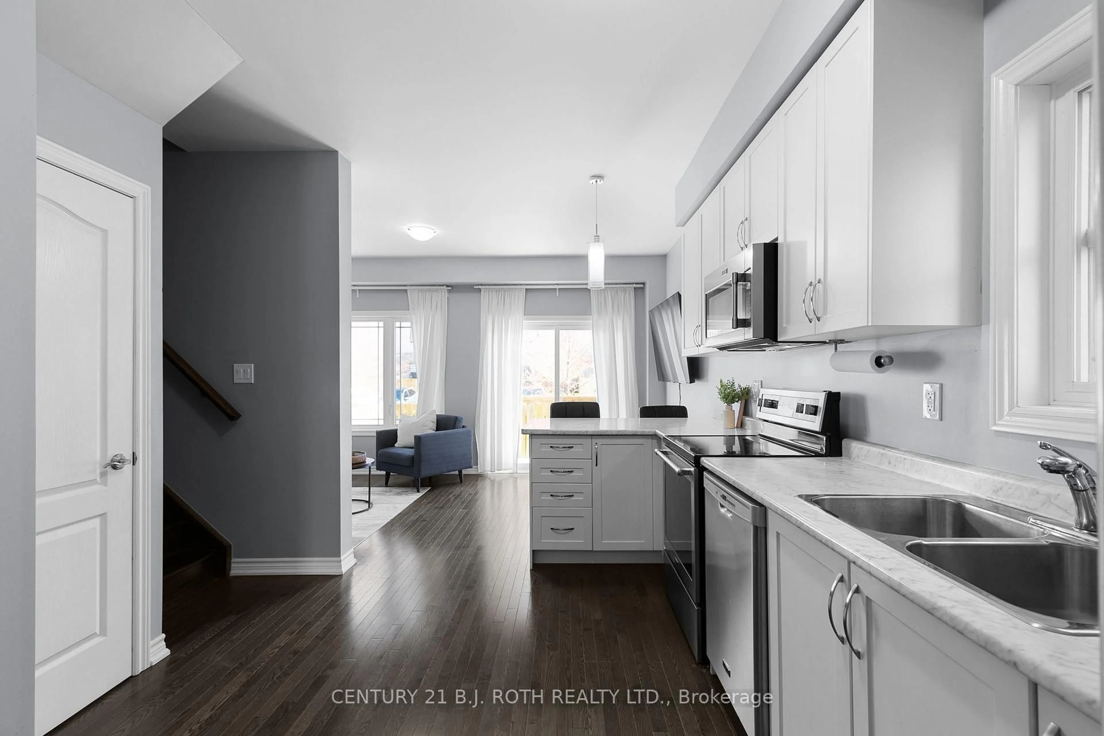Open concept kitchen, unknown for 27 Cygnus Cres, Barrie Ontario L4N 9C2