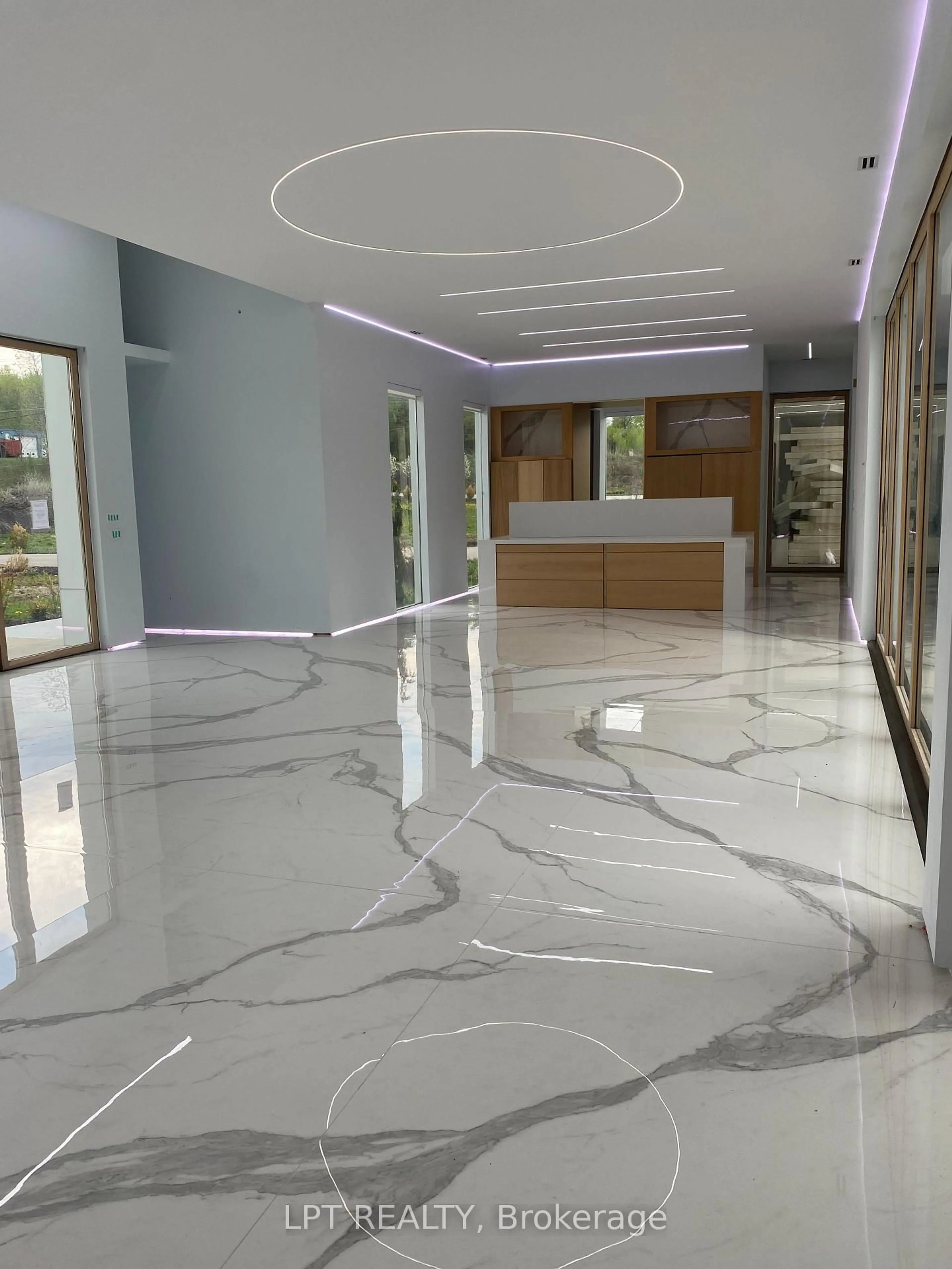 Lobby for 4238 Burnside Line, Severn Ontario L3V 0W1