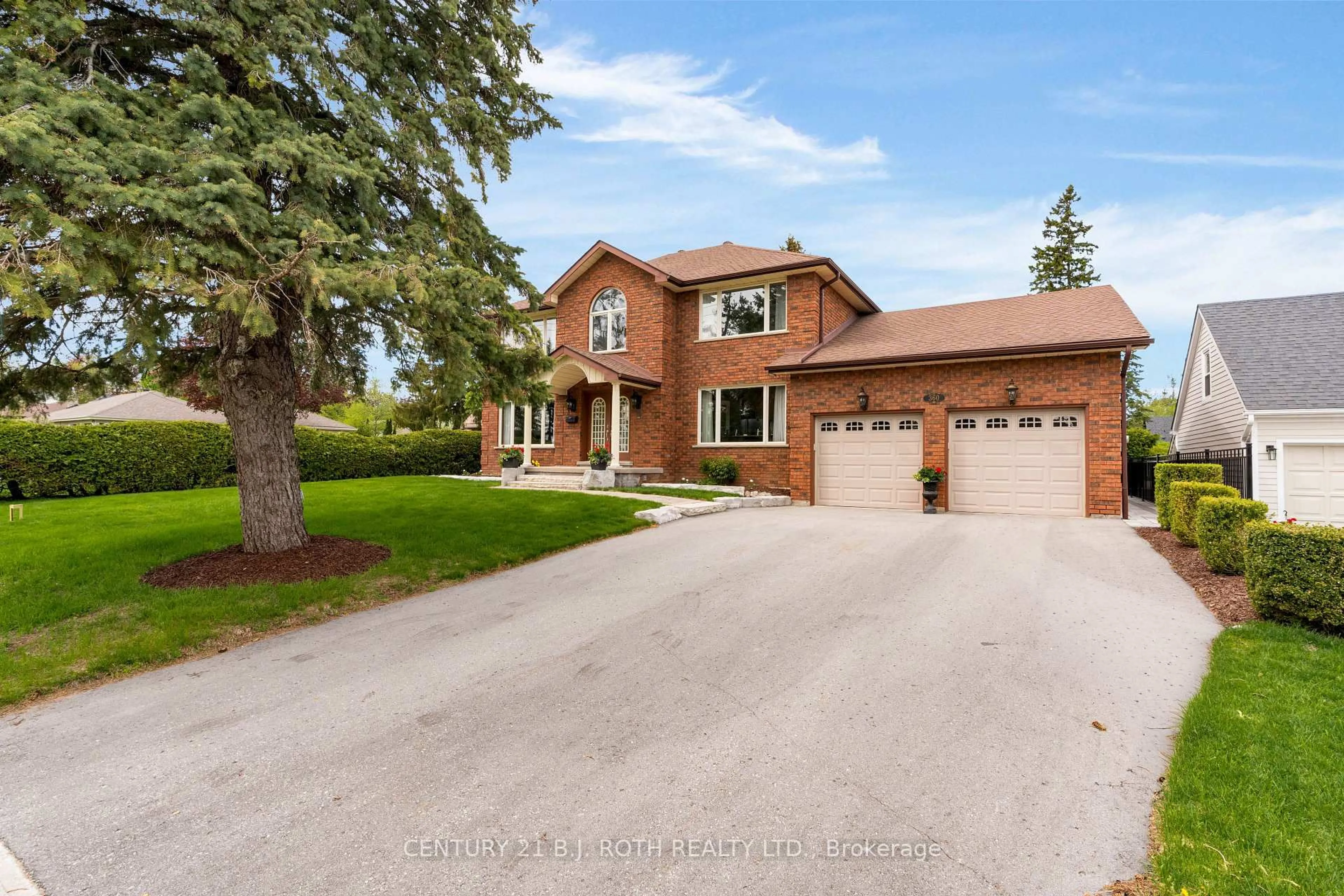 Home with brick exterior material, street for 360 Codrington St, Barrie Ontario L4M 1T2