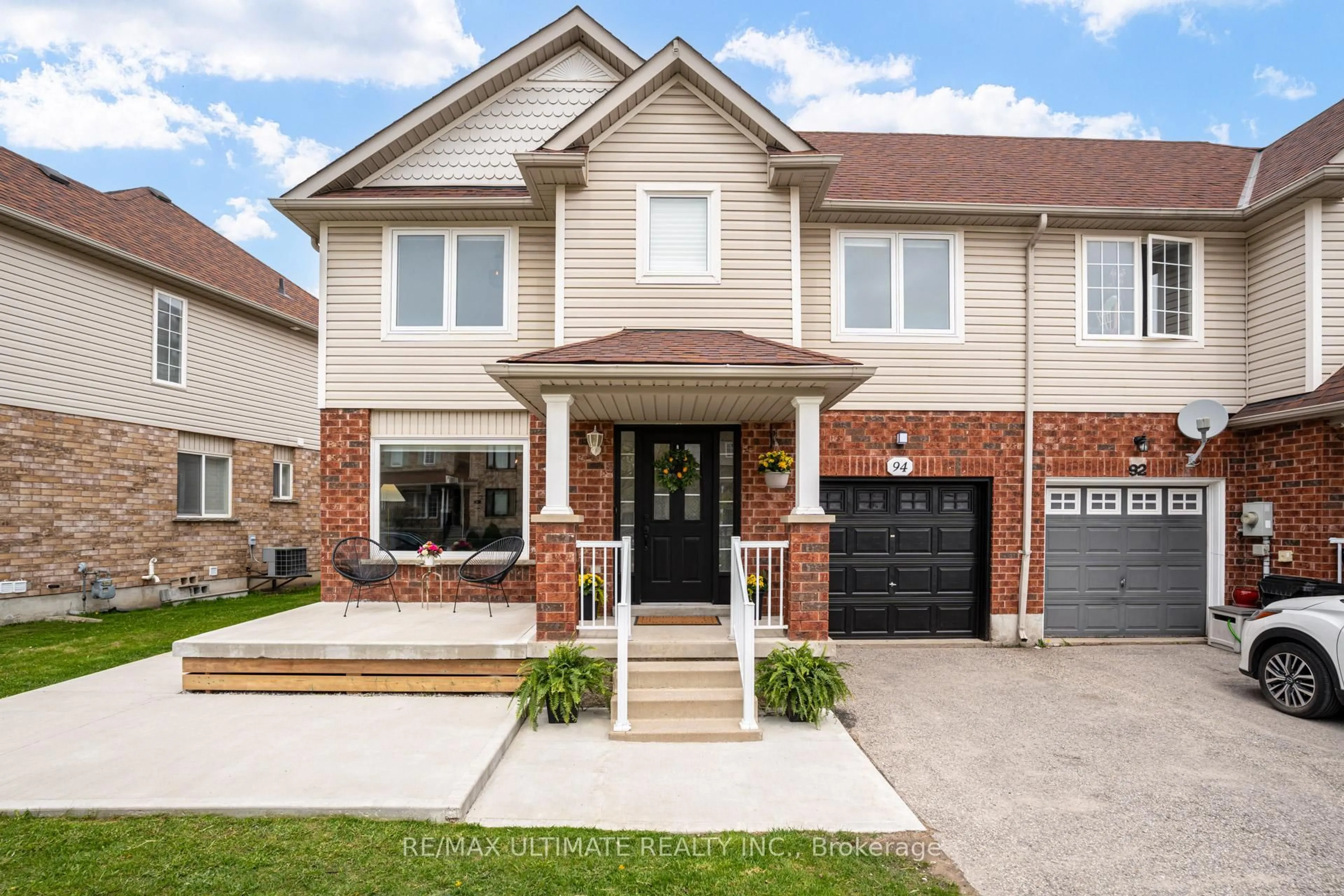 Home with brick exterior material, street for 94 Thrushwood Dr, Barrie Ontario L4N 0Z1