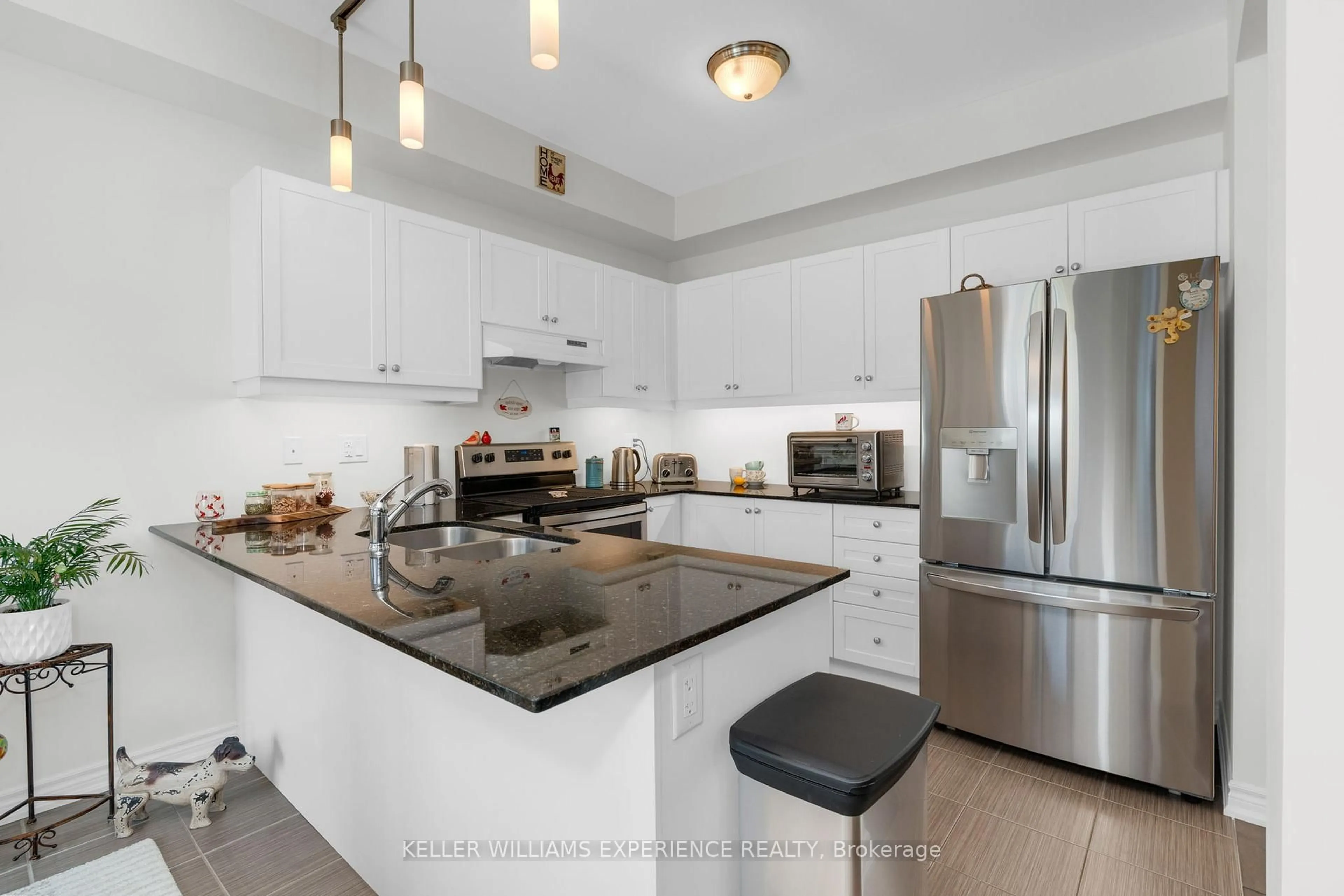 Open concept kitchen, ceramic/tile floor for 197 Isabella Dr, Orillia Ontario L3V 8K7