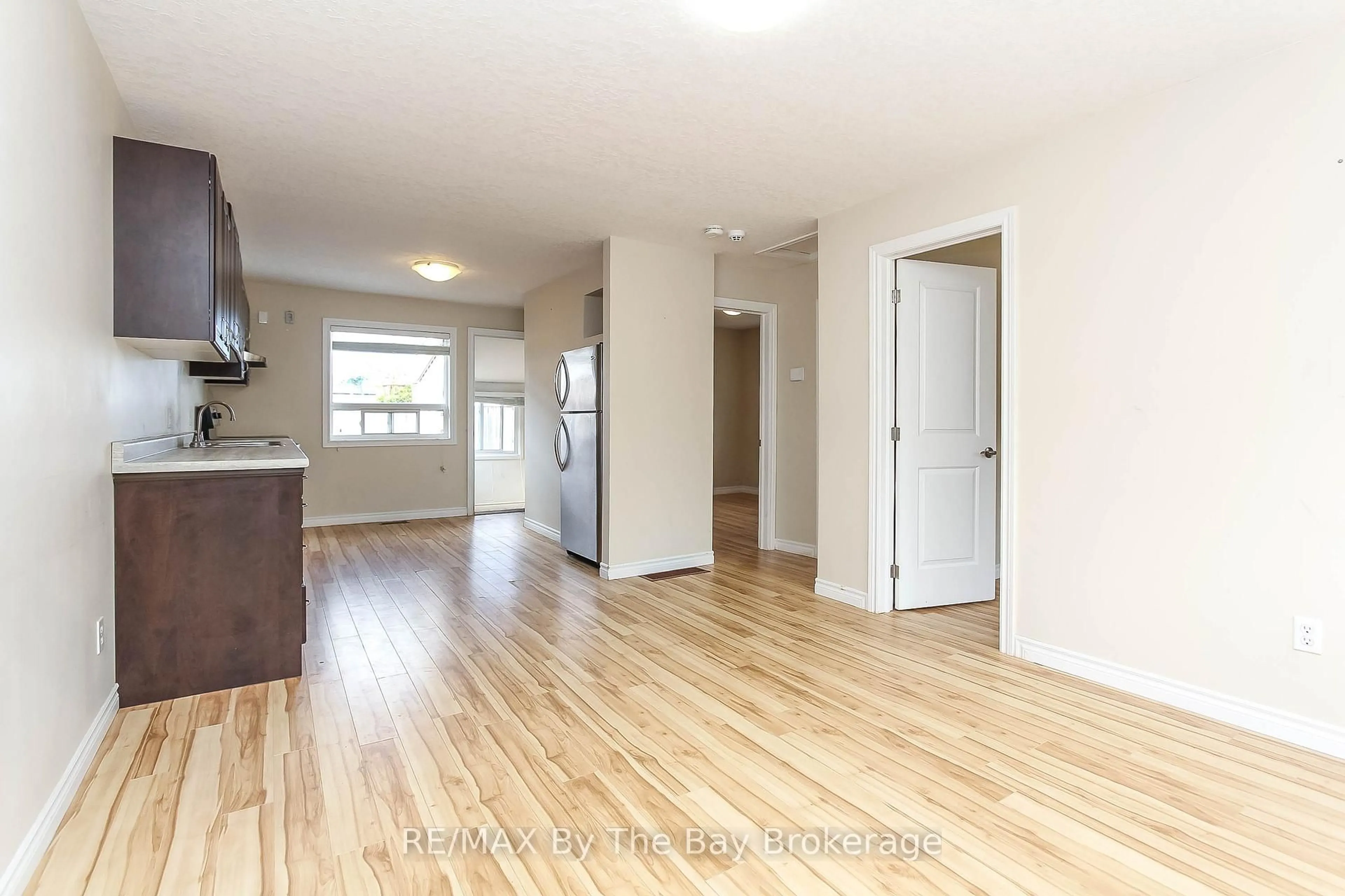 Unknown for 24 Glenwood Dr, Wasaga Beach Ontario L9Z 2K5