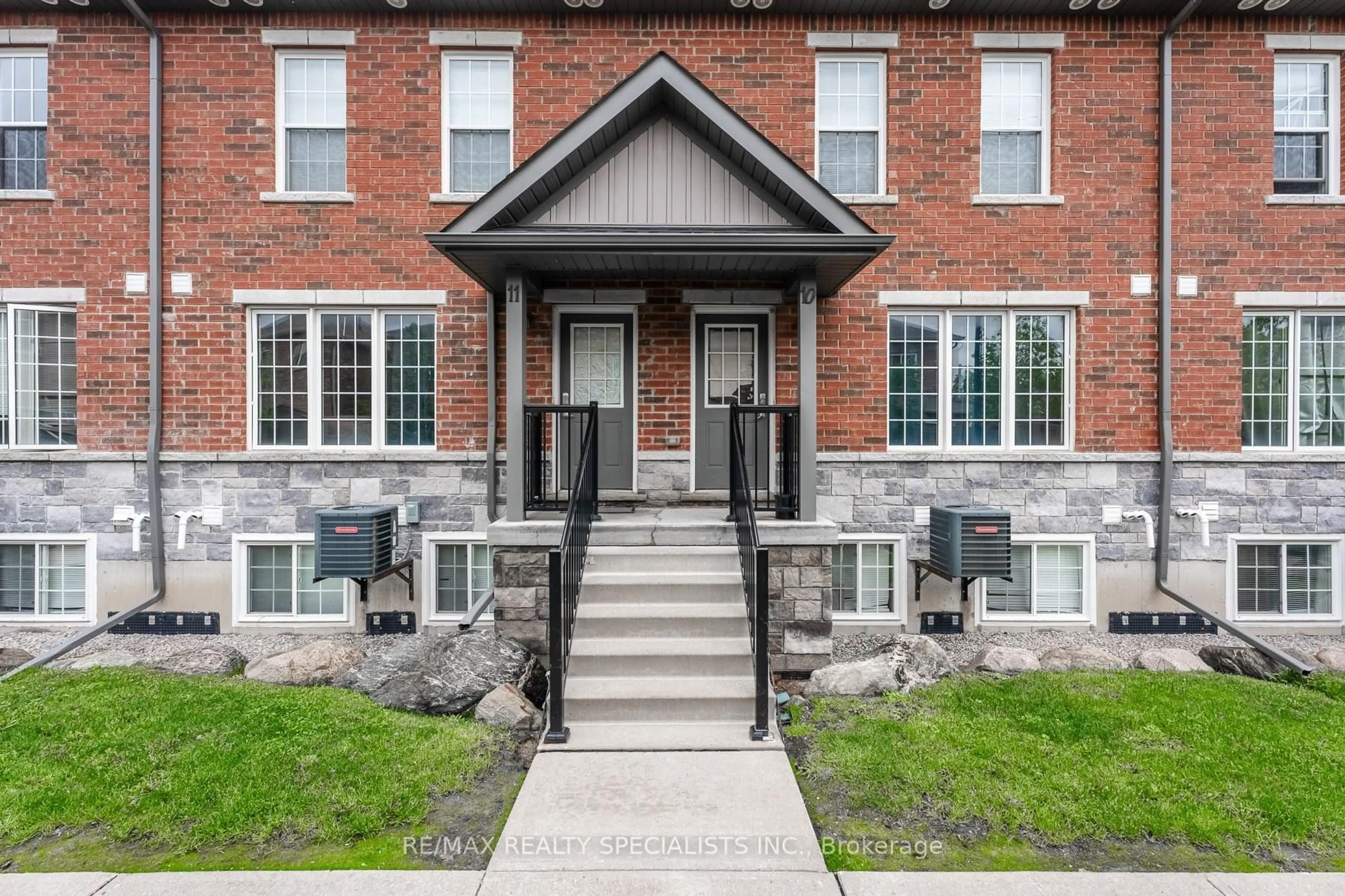 Home with brick exterior material, street for 246 Penetanguishene Rd #11, Barrie Ontario L4M 7C2