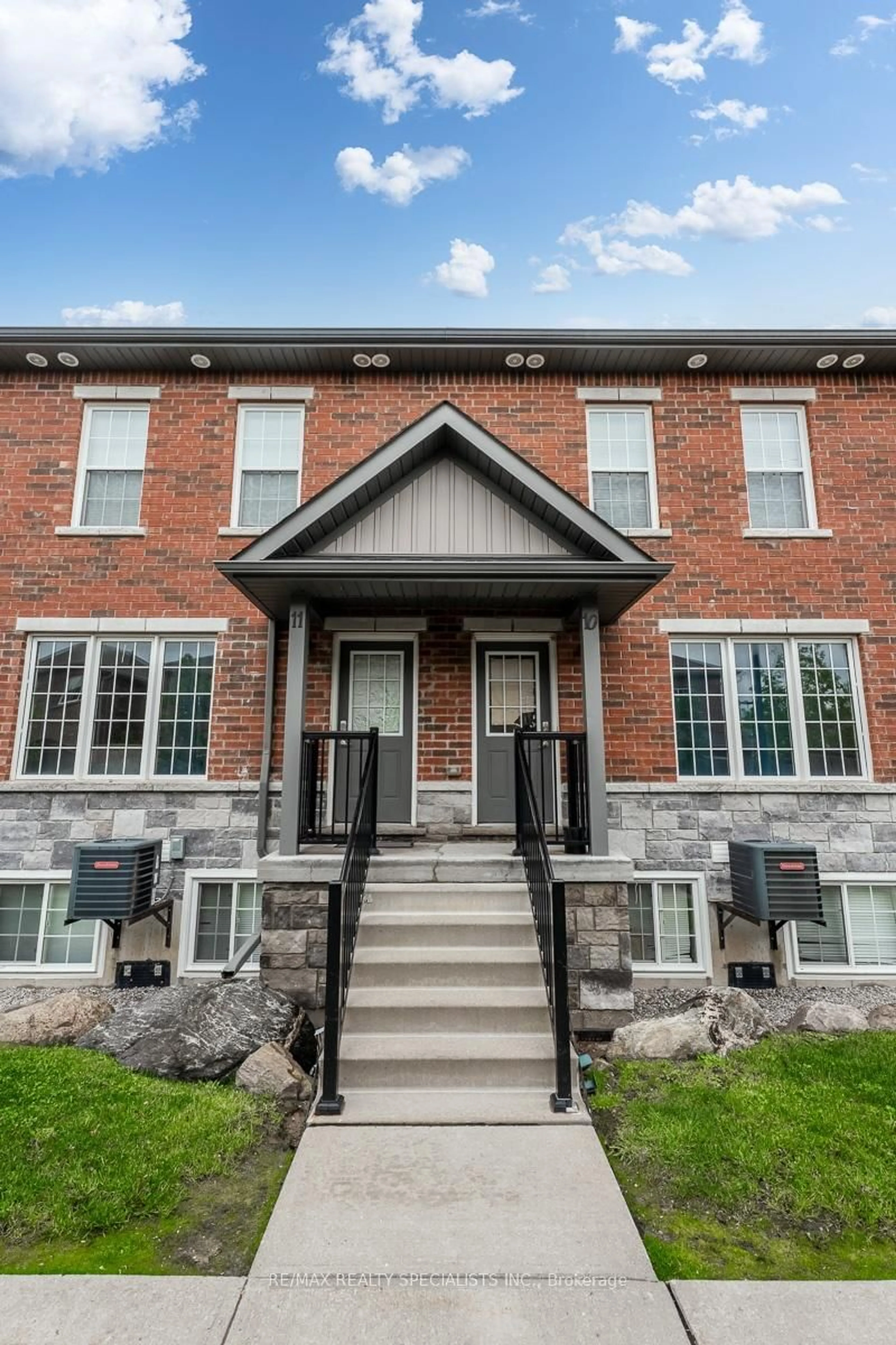 Home with brick exterior material, street for 246 Penetanguishene Rd #11, Barrie Ontario L4M 7C2