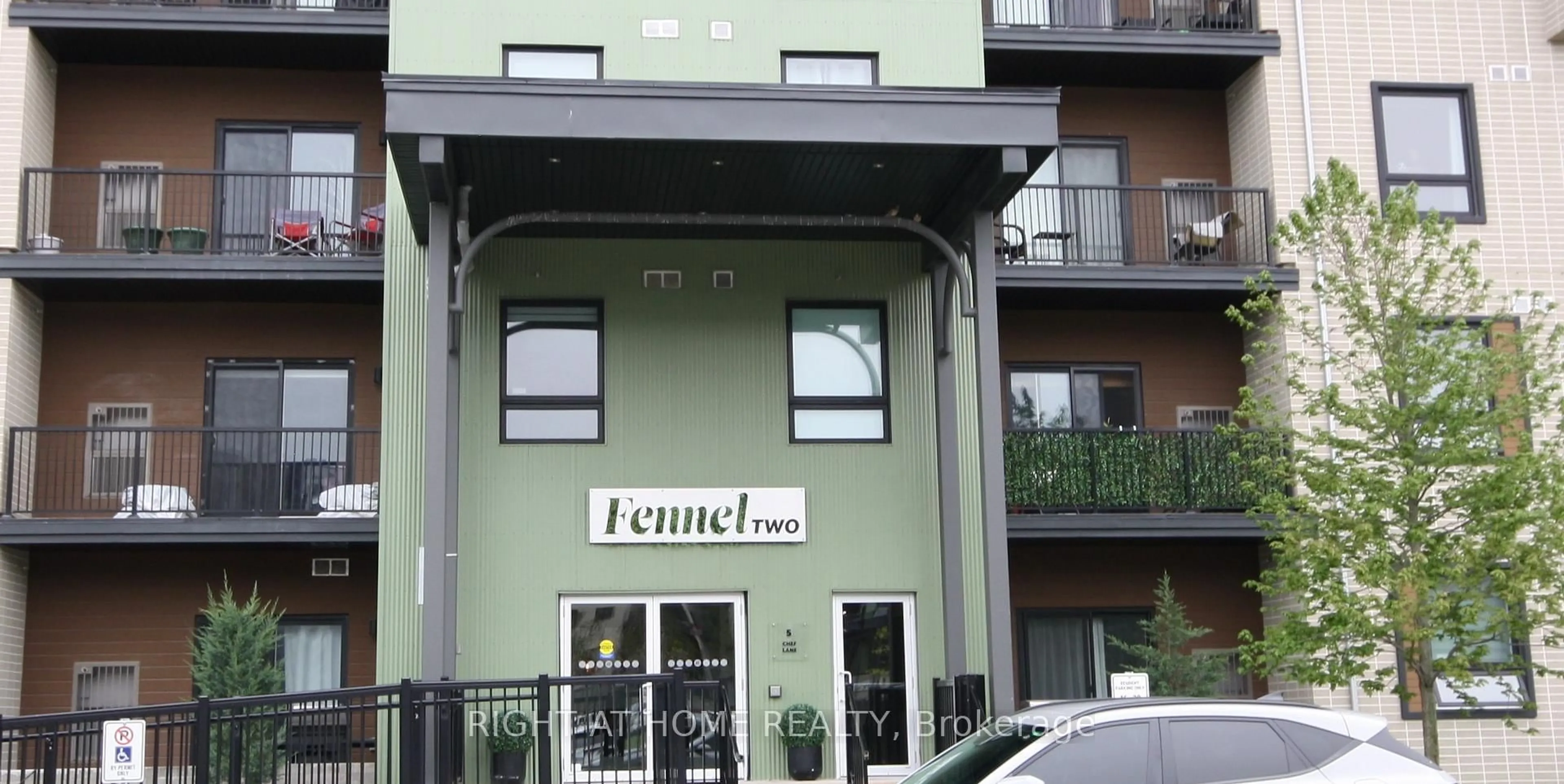 Patio, building for 5 Chef Lane #108, Barrie Ontario L9J 0J8
