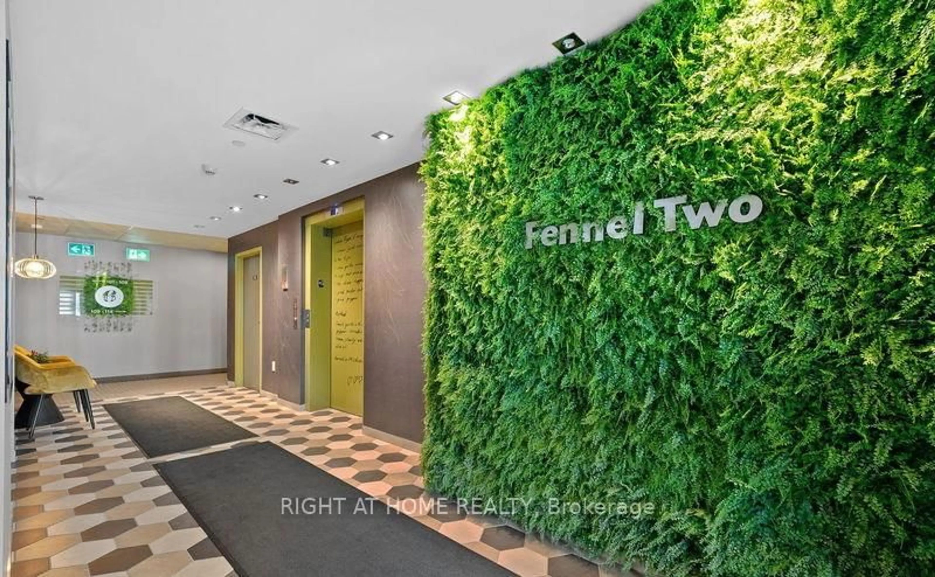Indoor foyer for 5 Chef Lane #108, Barrie Ontario L9J 0J8