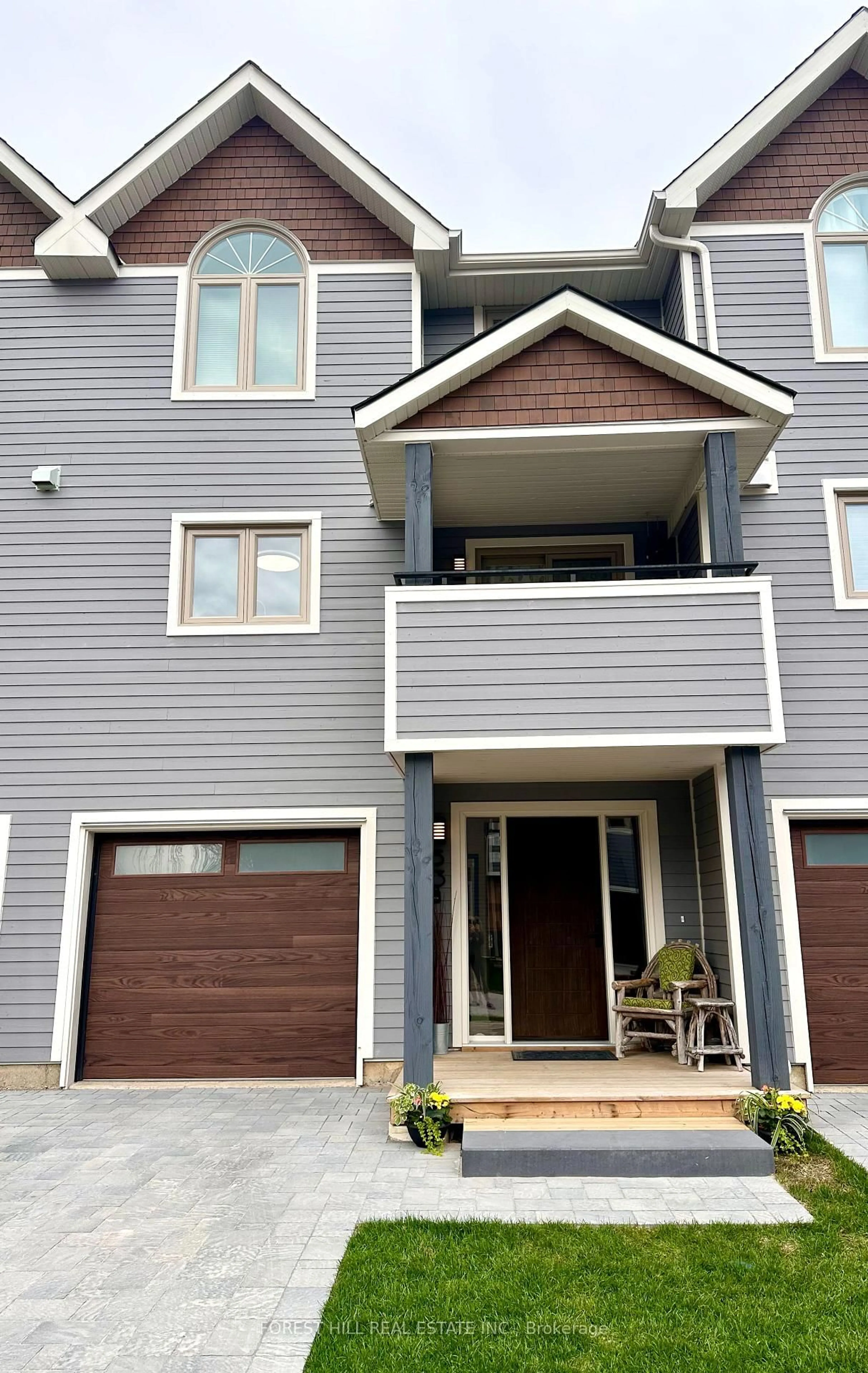 Home with vinyl exterior material, street for 53 Lighthouse Lane #12, Collingwood Ontario L9Y 5C8