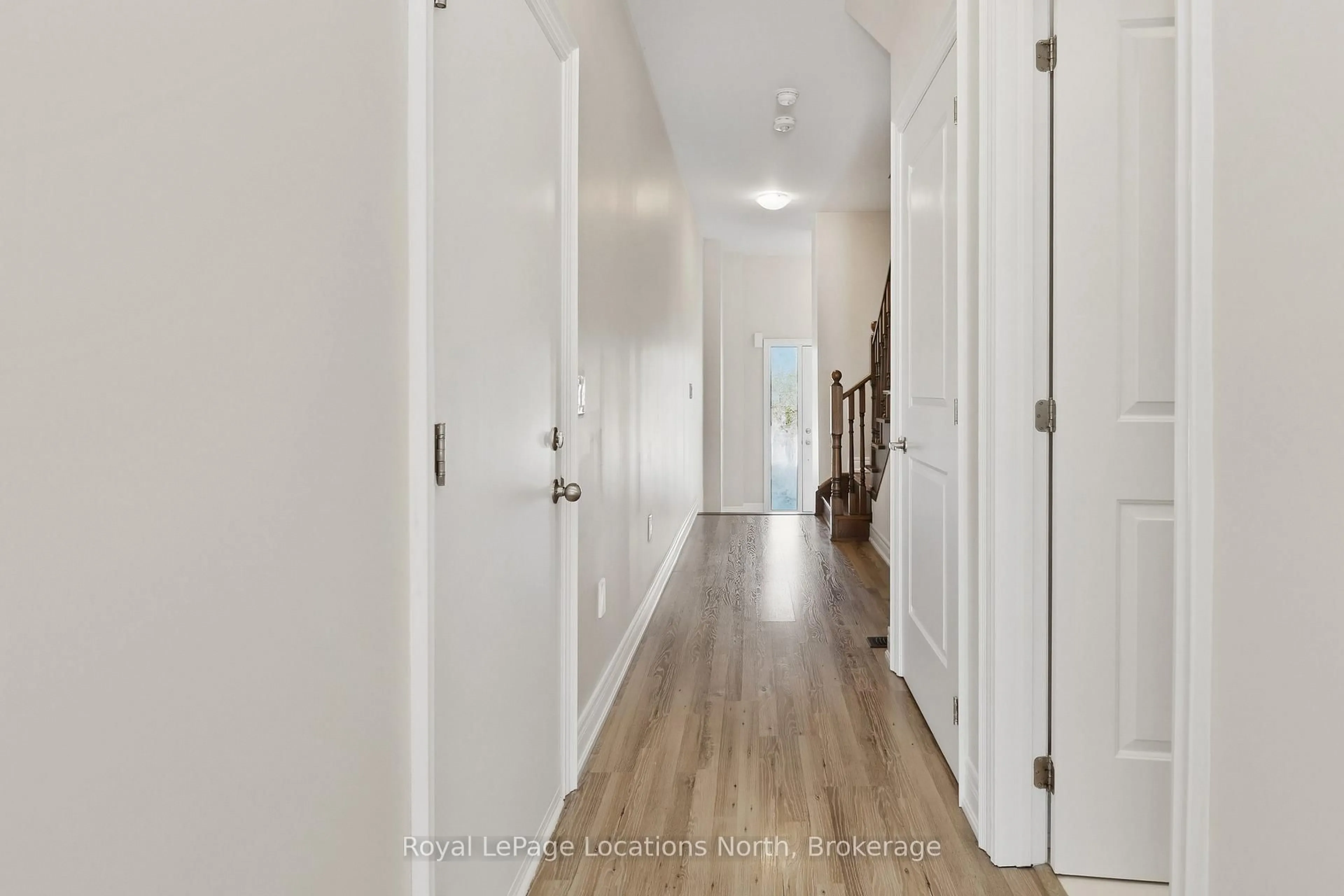Indoor entryway for 335 Atkinson St, Clearview Ontario L0M 1S0