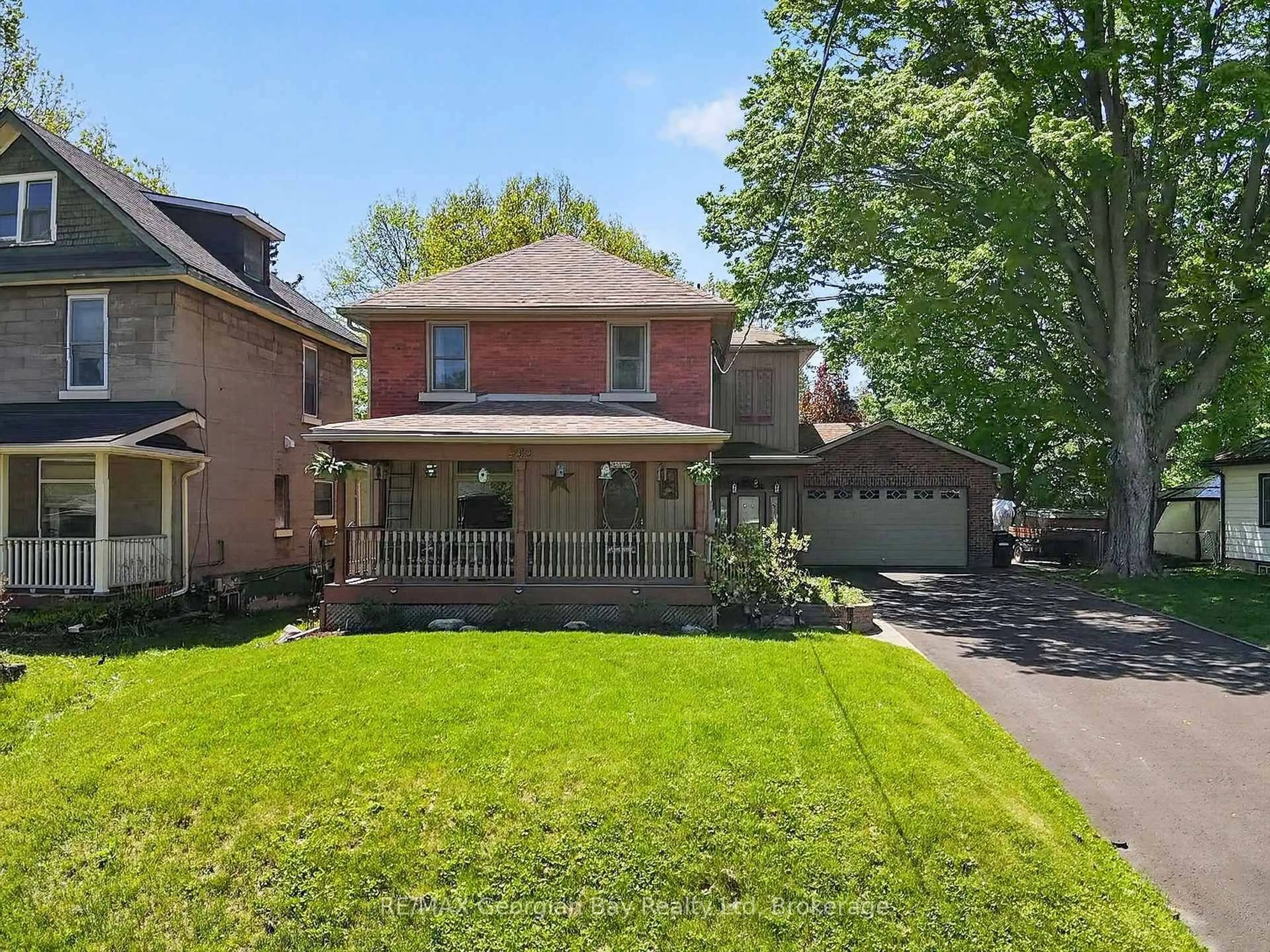 Home with brick exterior material, street for 344 Fourth St, Midland Ontario L4R 3T8