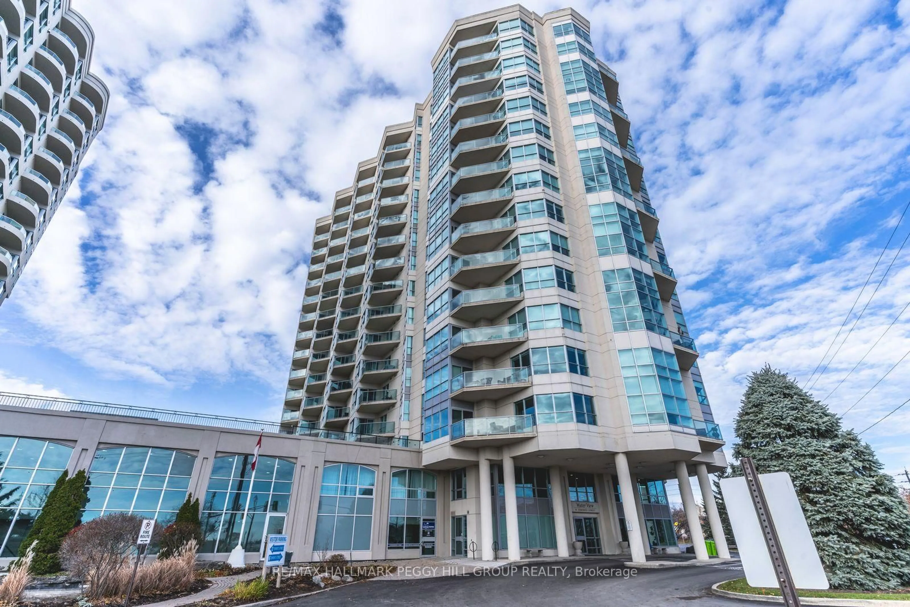 Indoor foyer for 6 Toronto St #901, Barrie Ontario L4N 9R2