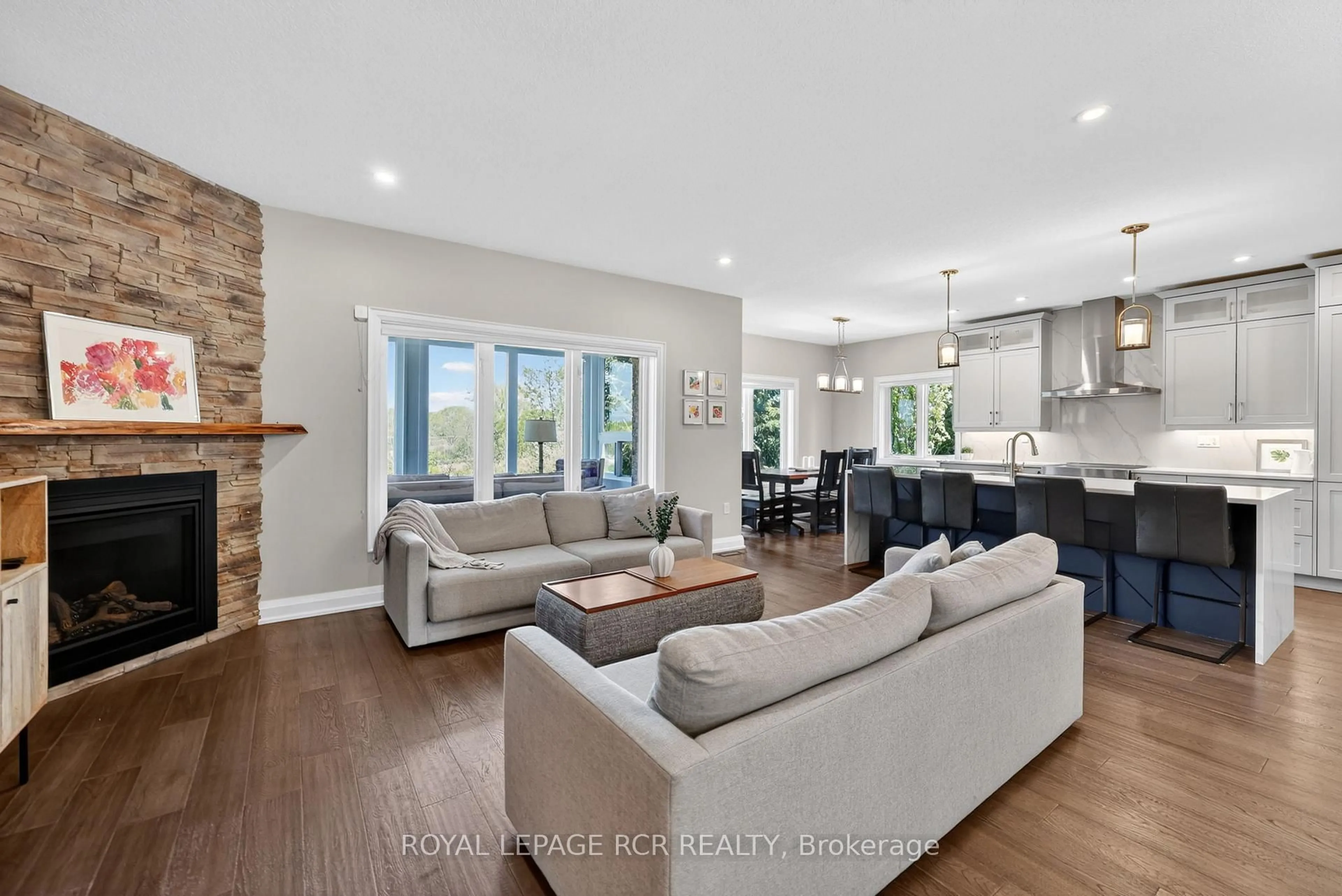 Living room with furniture, unknown for 78 Glenhuron Dr, Springwater Ontario L9X 0V4