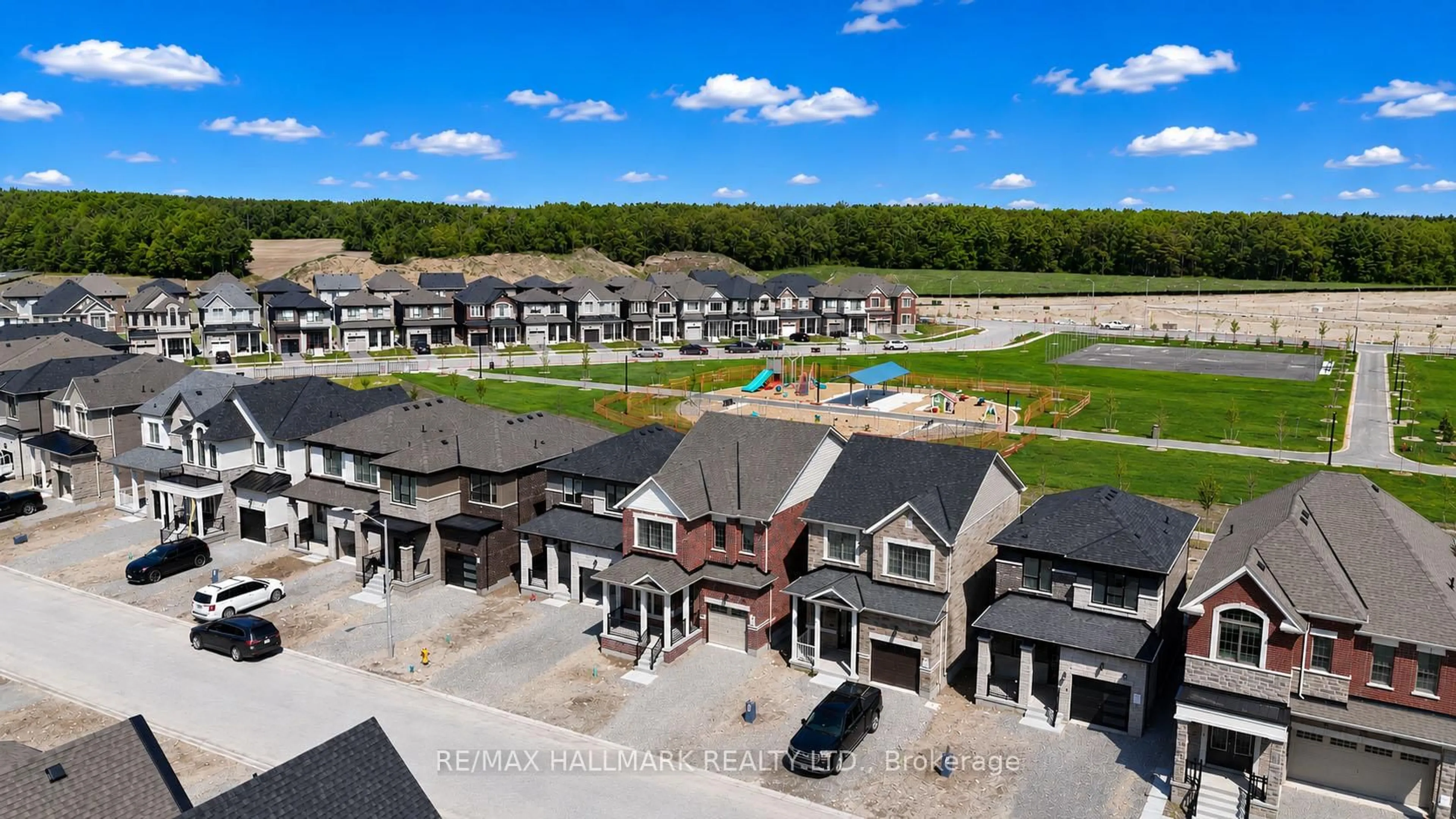 A pic from outside/outdoor area/front of a property/back of a property/a pic from drone, unknown for 21 Foxley Hts, Barrie Ontario L9J 1A6