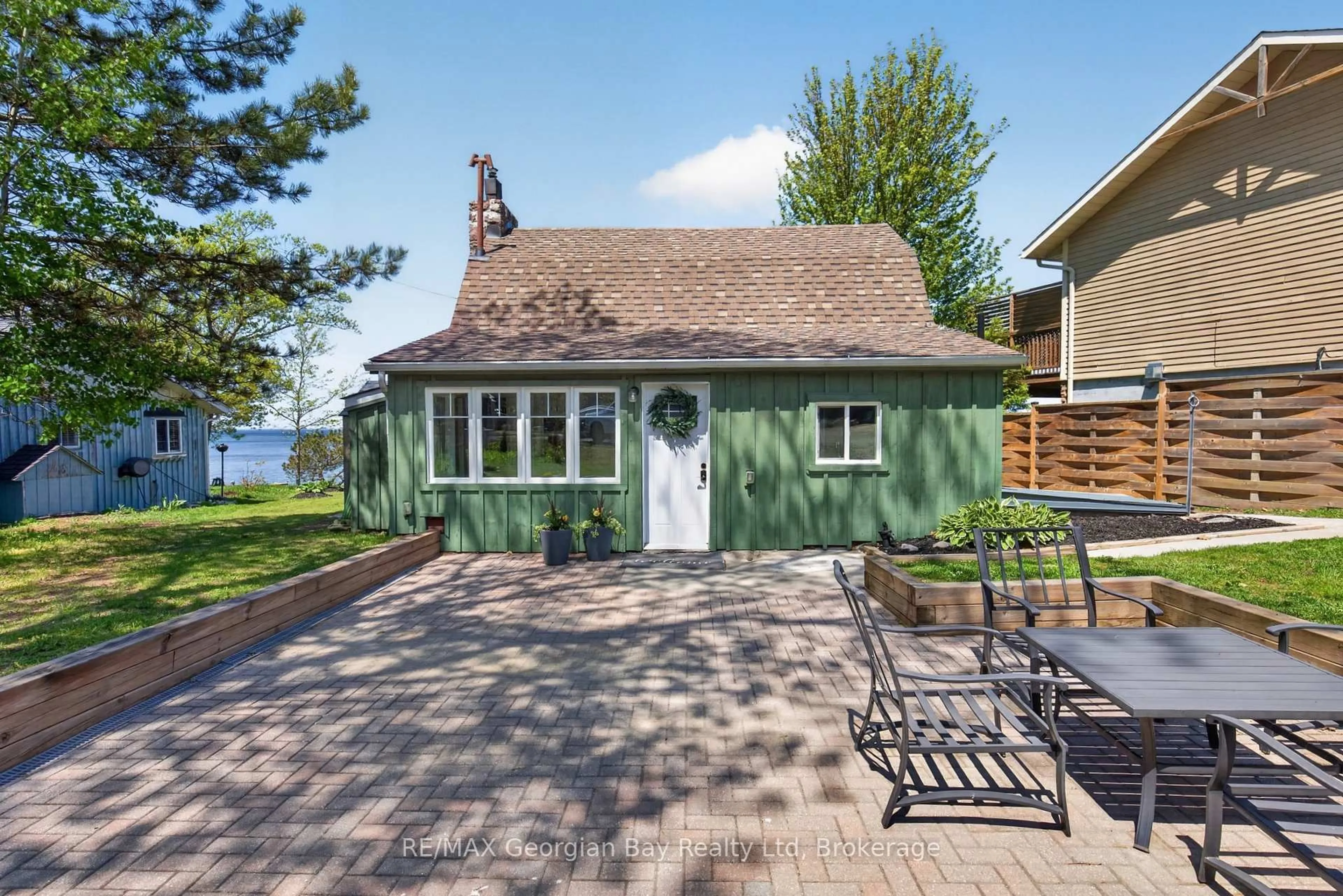 Patio, water/lake/river/ocean view for 83 BEACH Rd, Tiny Ontario L9M 1R2