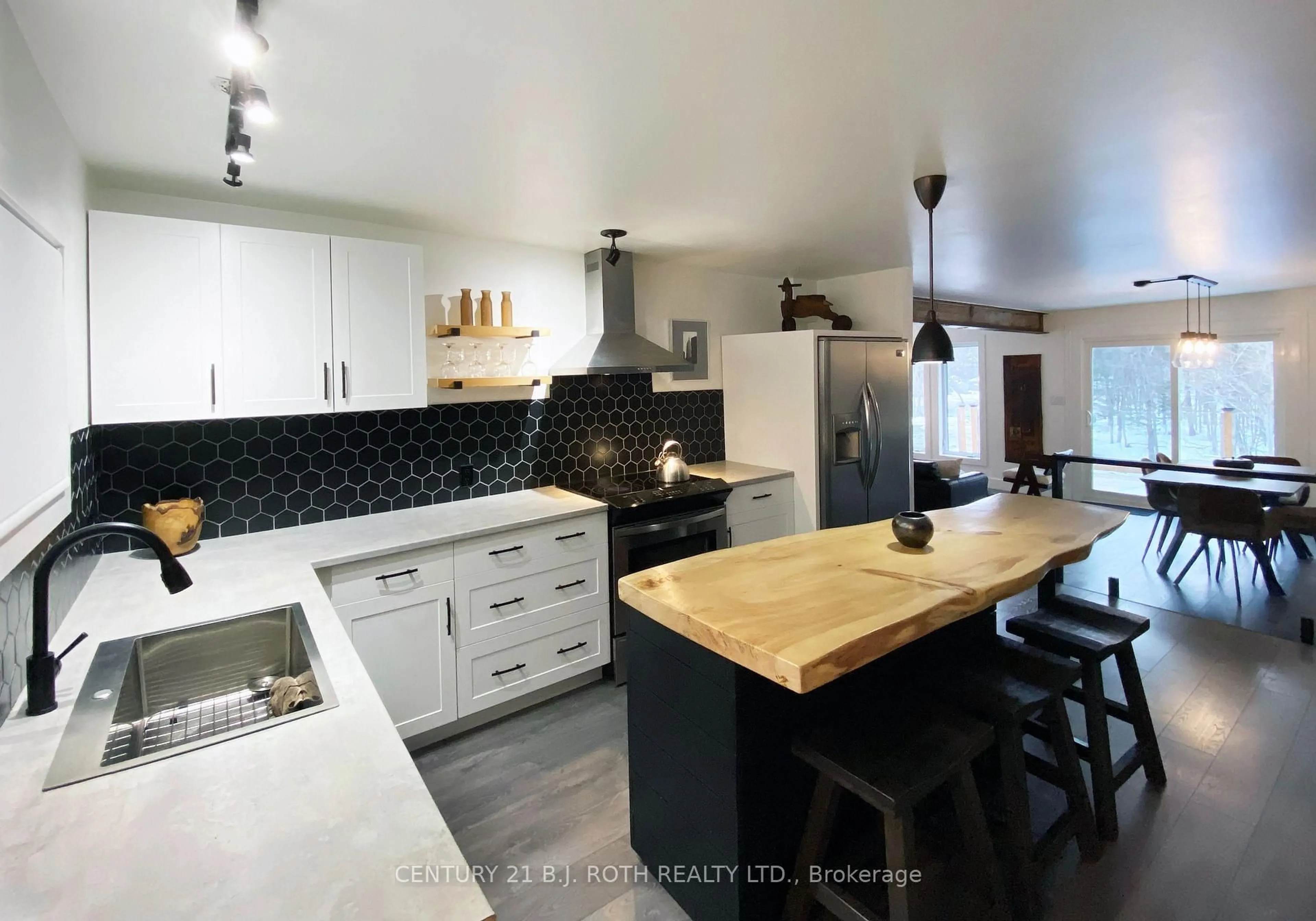 Open concept kitchen, unknown for 8101 Kings River Rd, Ramara Ontario L0K 2B0