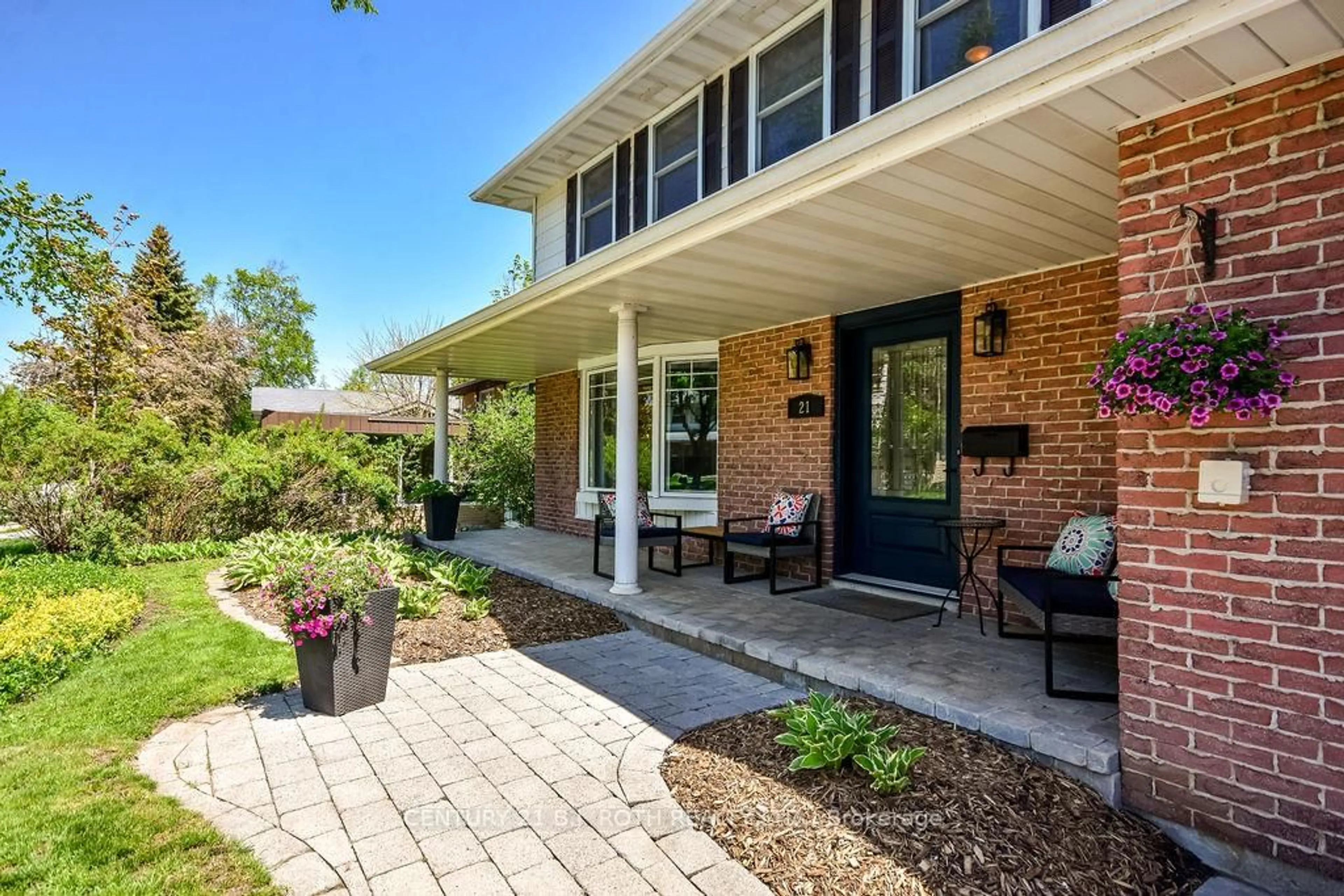 Home with brick exterior material, street for 21 Belcourt Ave, Barrie Ontario L4M 4E2