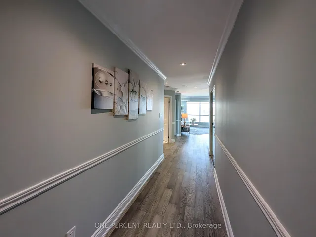33 ELLEN St #604, Barrie 4
