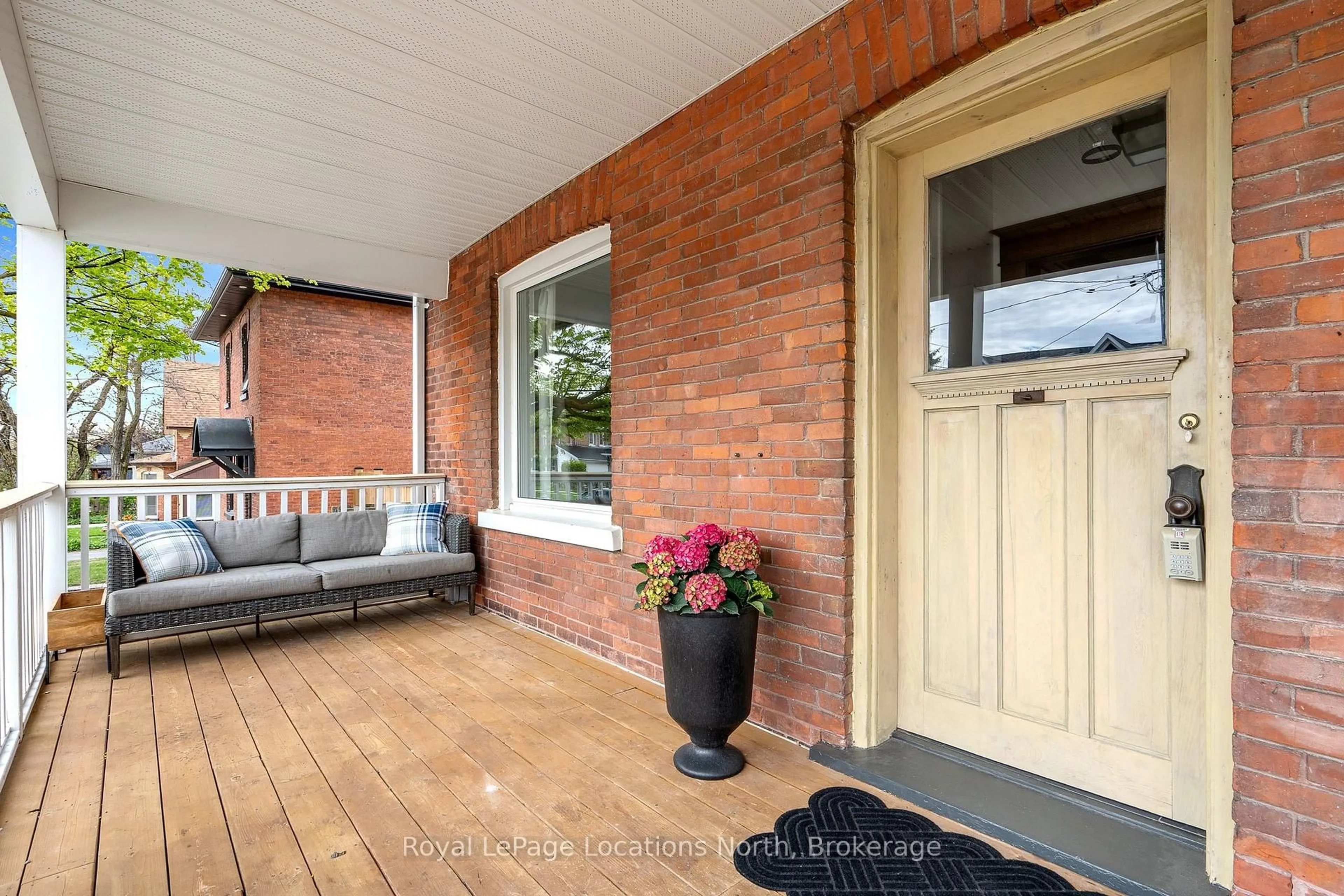 Unknown for 117 Napier St, Collingwood Ontario L9Y 3T1