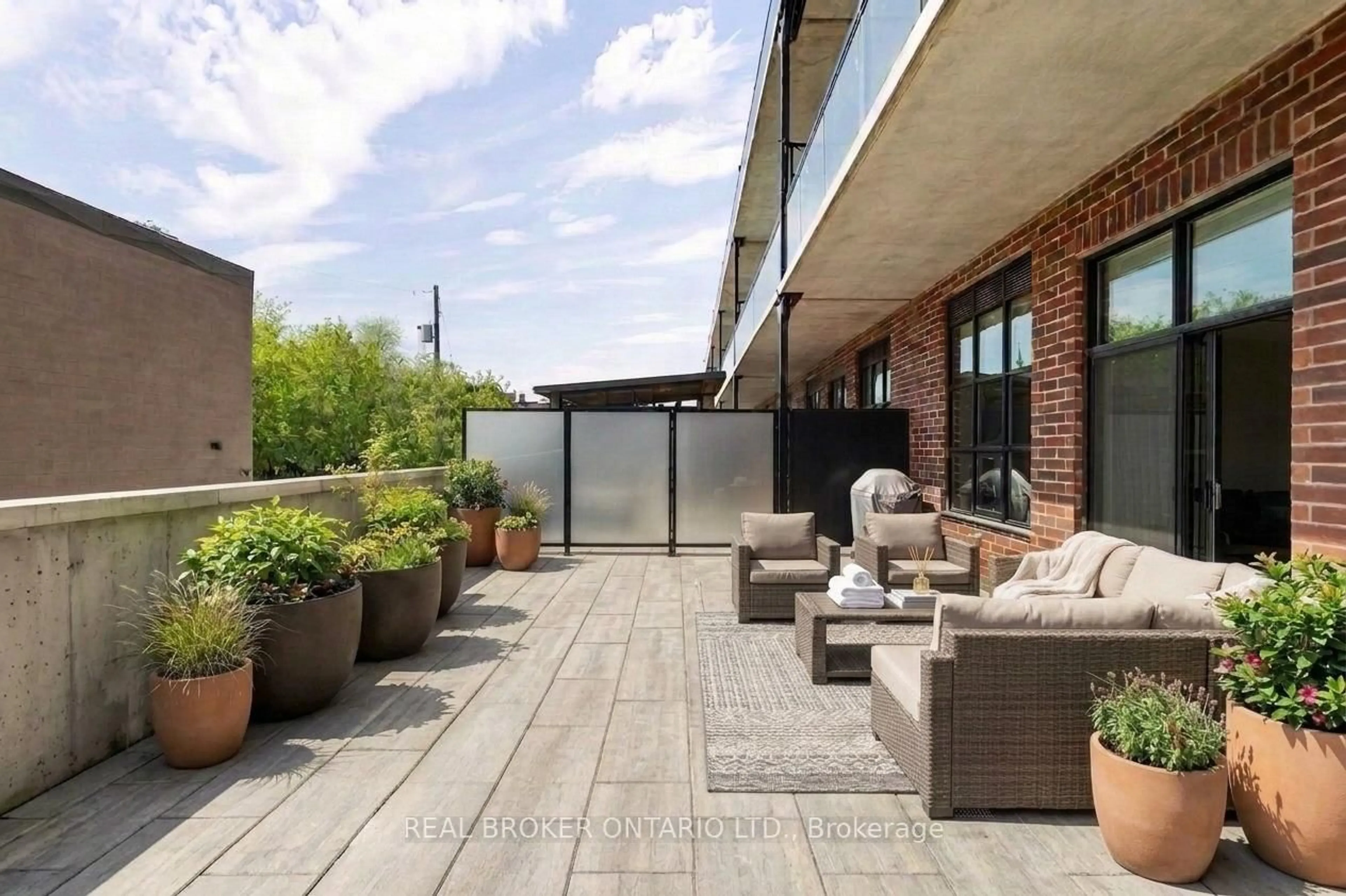 Patio, street for 21 Matchedash St #204, Orillia Ontario L3V 4W4