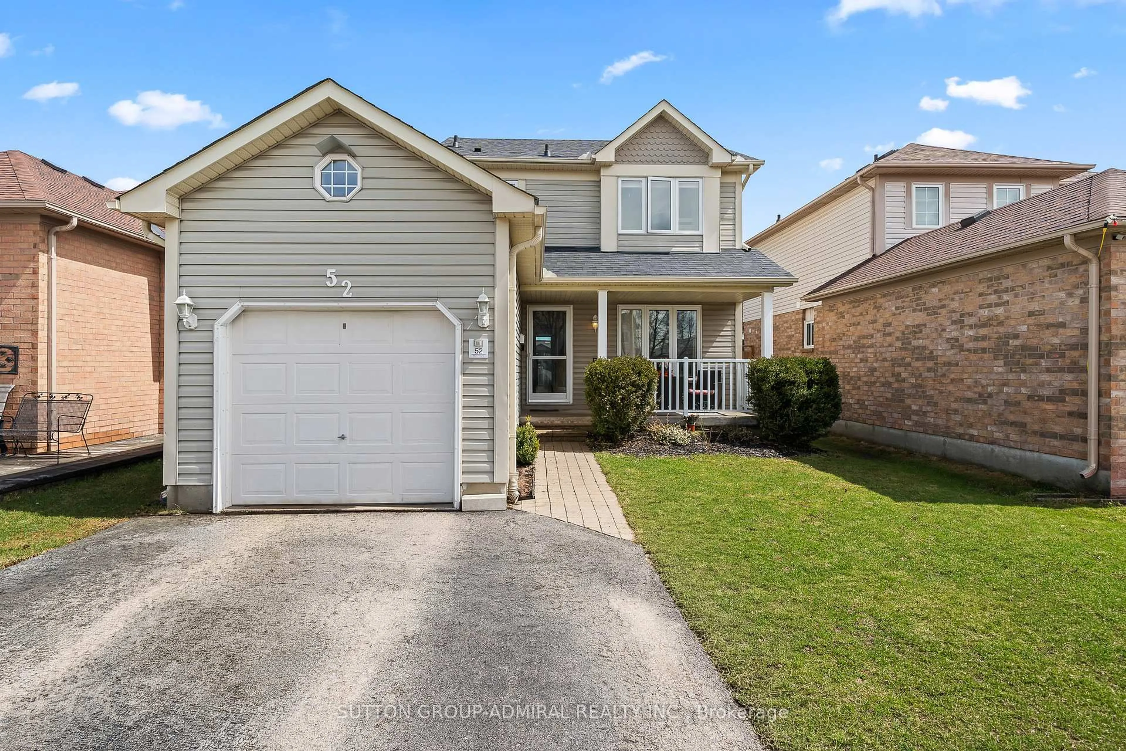 Home with vinyl exterior material, street for 52 Moir Cres, Barrie Ontario L4N 8B2