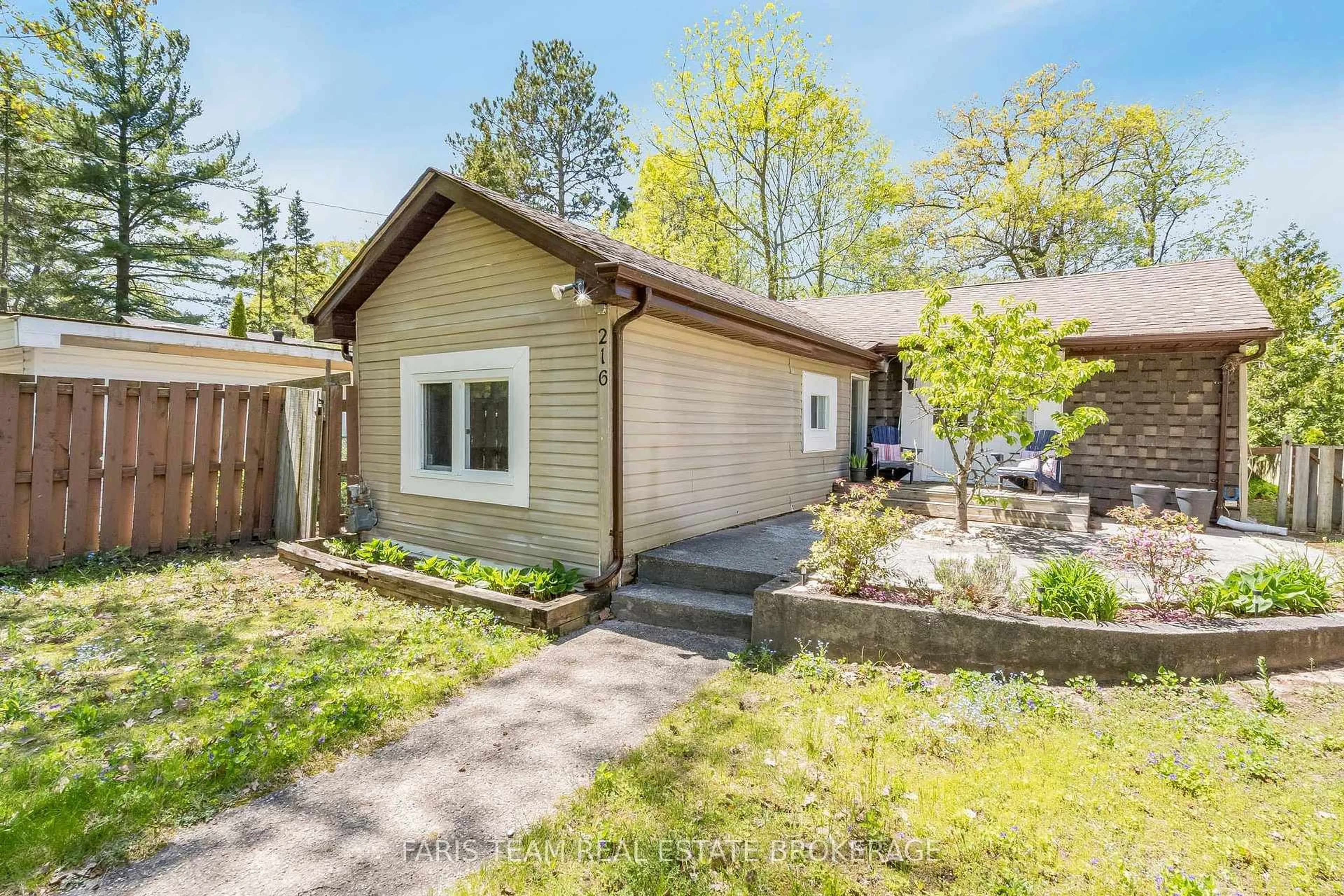 Unknown for 216 Oxbow Park Dr, Wasaga Beach Ontario L9Z 2V7