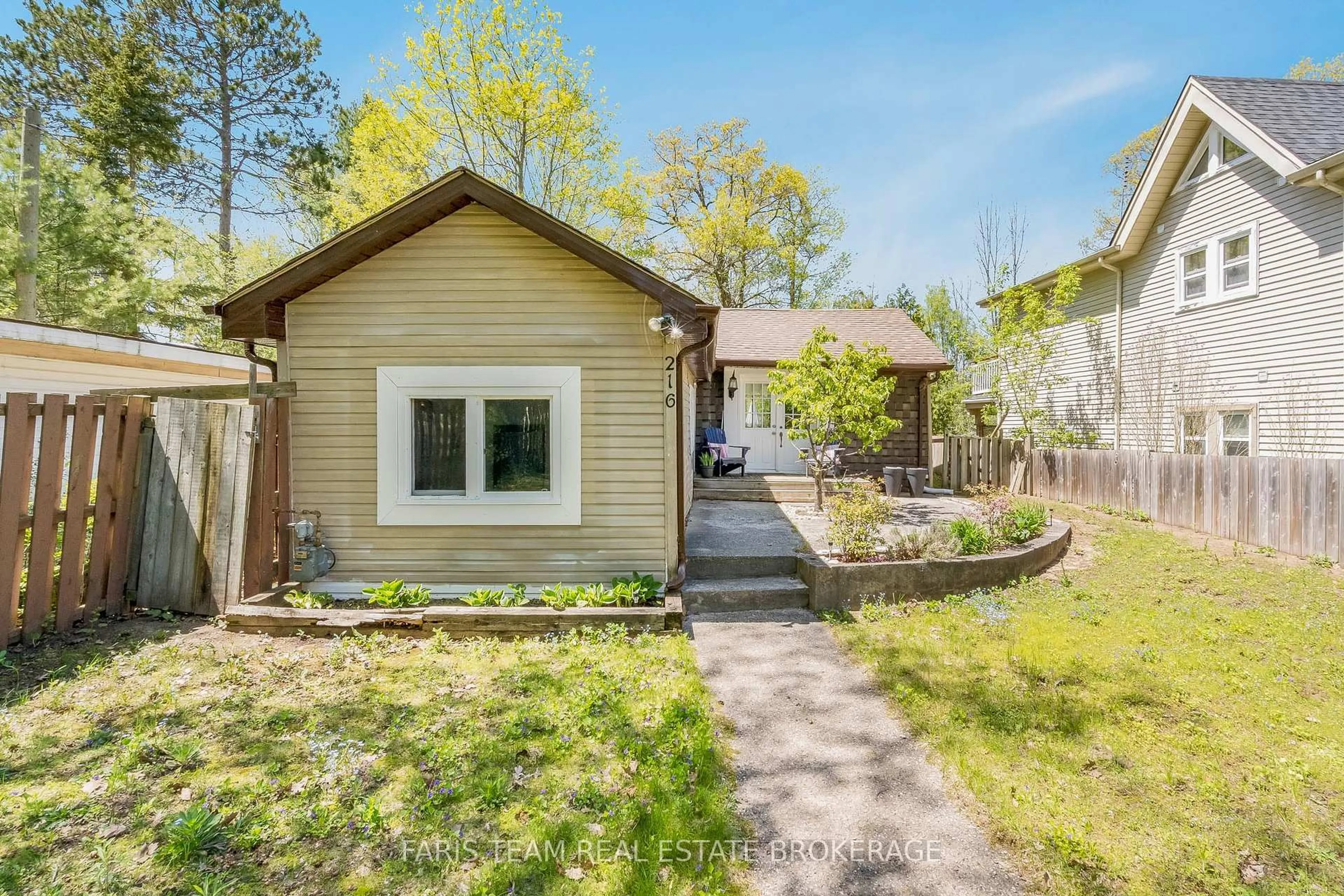 Unknown for 216 Oxbow Park Dr, Wasaga Beach Ontario L9Z 2V7