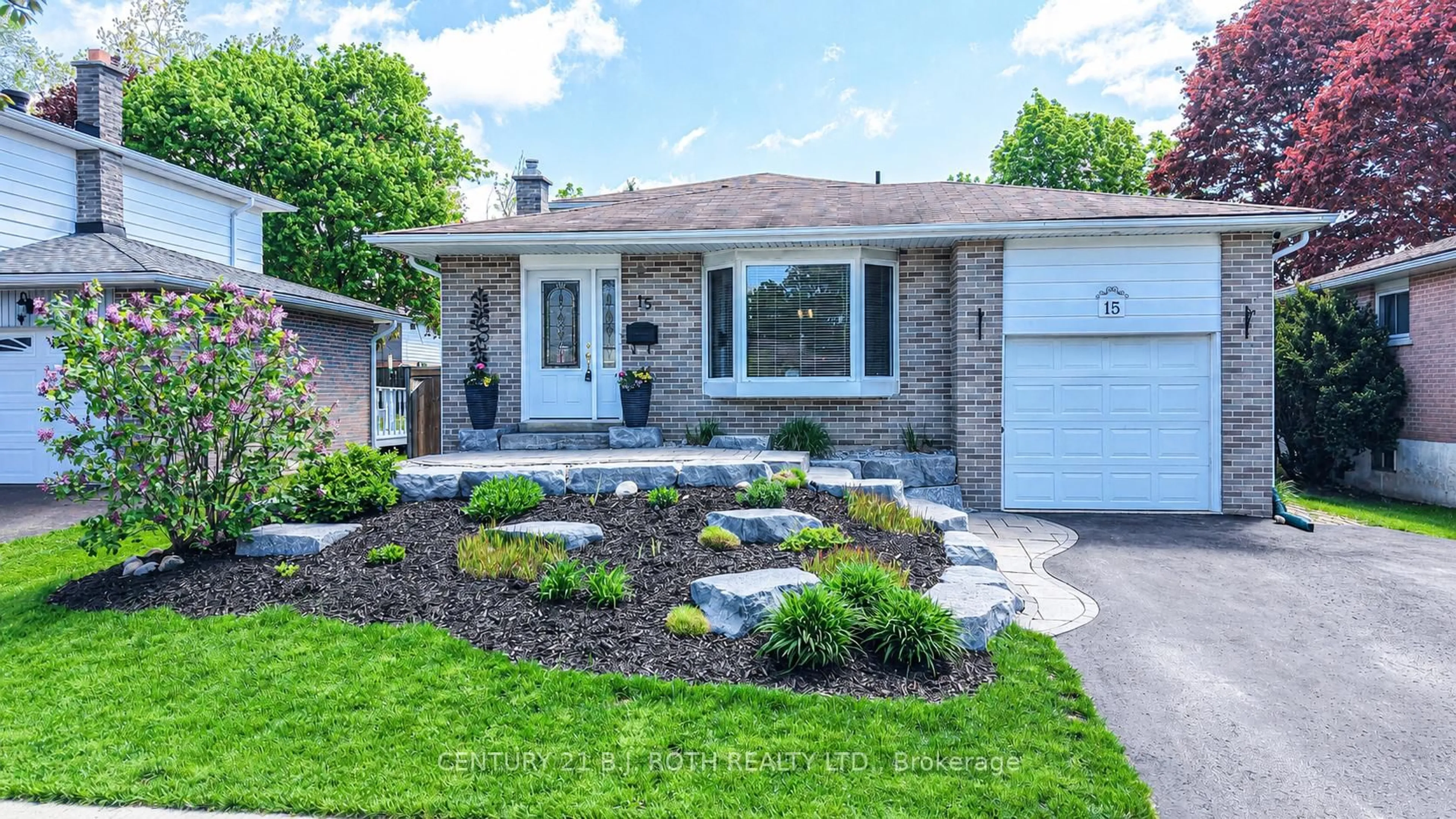 Home with brick exterior material, street for 15 Glenecho Dr, Barrie Ontario L4M 4J2