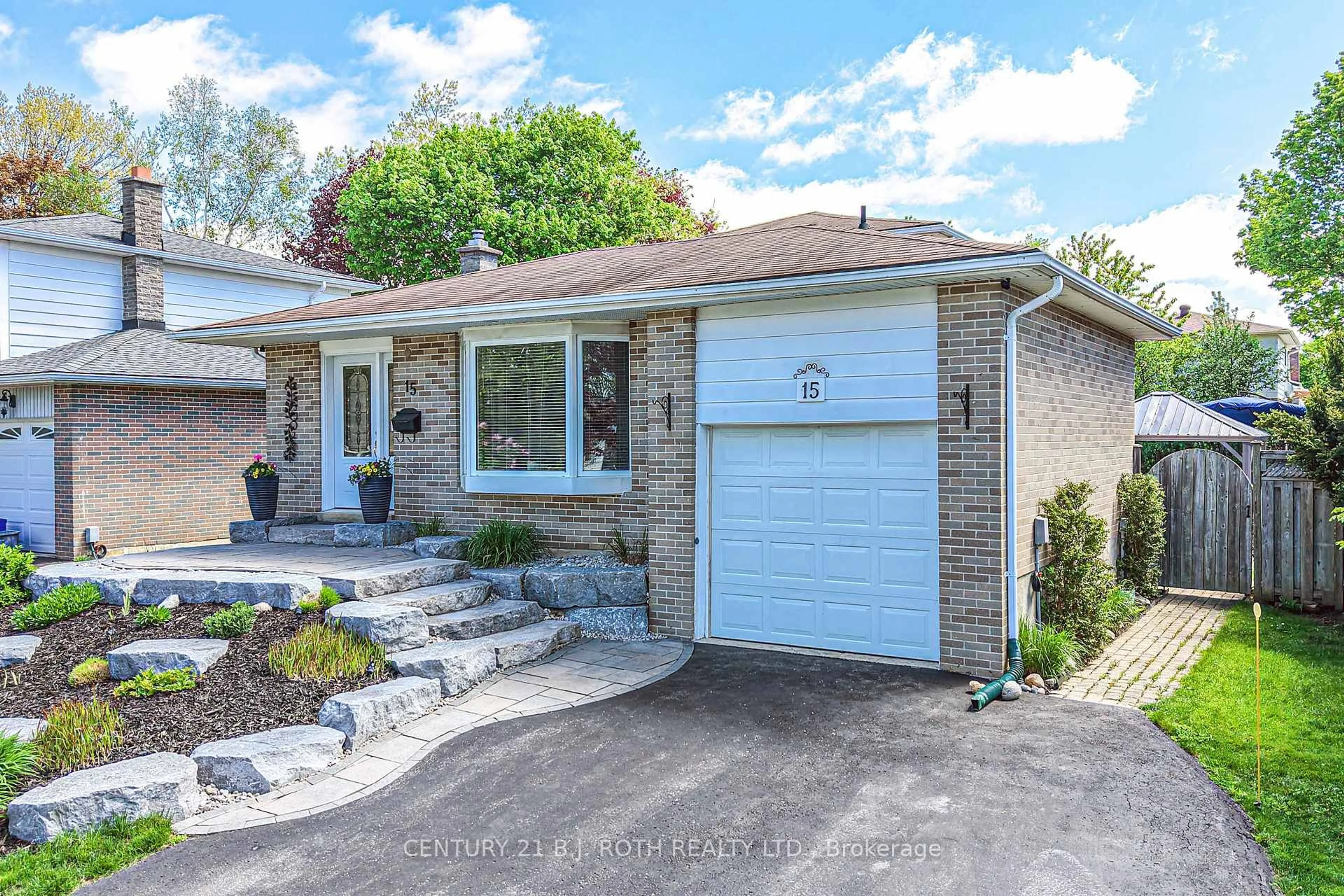 Home with brick exterior material, street for 15 Glenecho Dr, Barrie Ontario L4M 4J2
