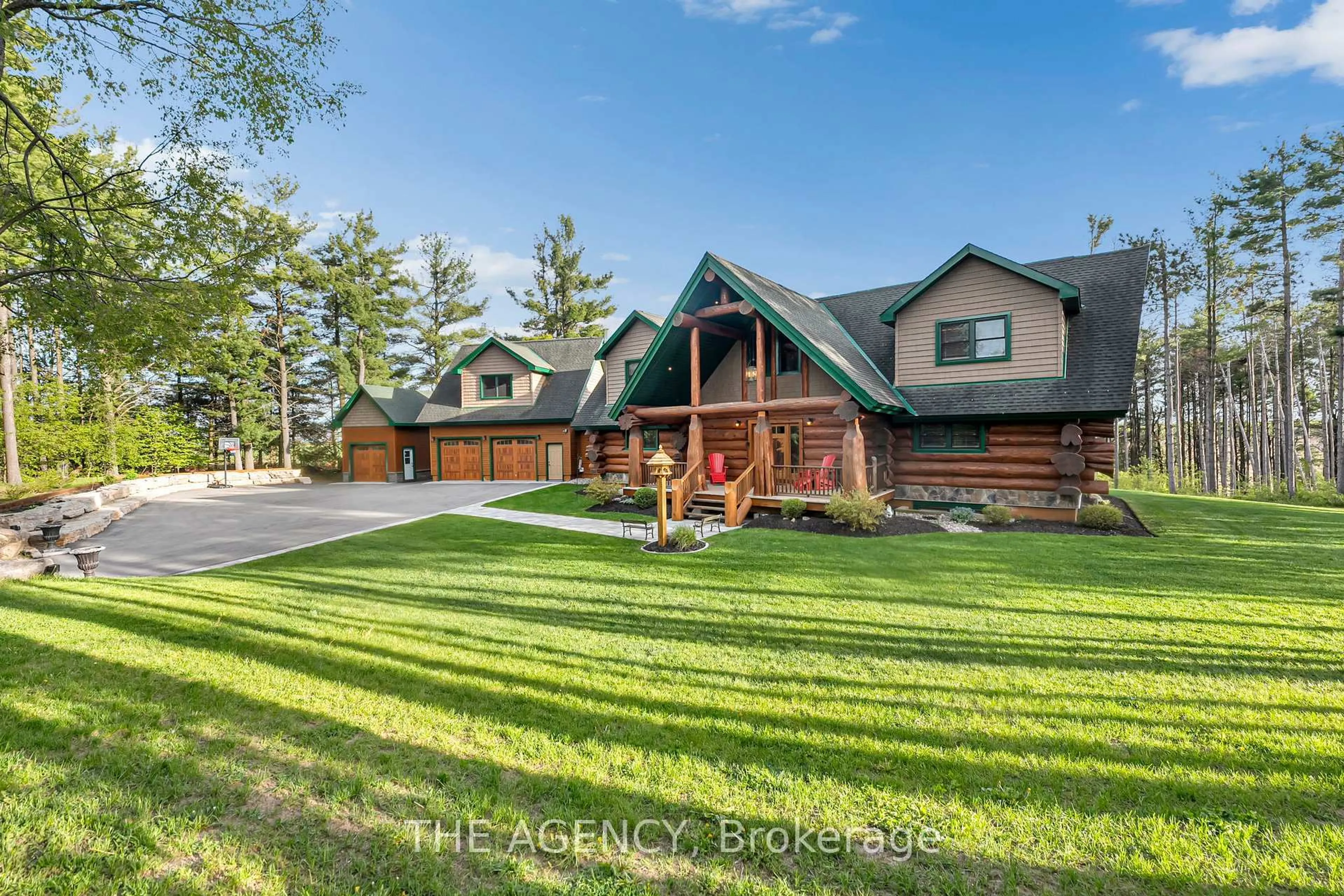 A pic from outside/outdoor area/front of a property/back of a property/a pic from drone, unknown for 11 Nevis Ridge Dr, Oro-Medonte Ontario L0L 1T0