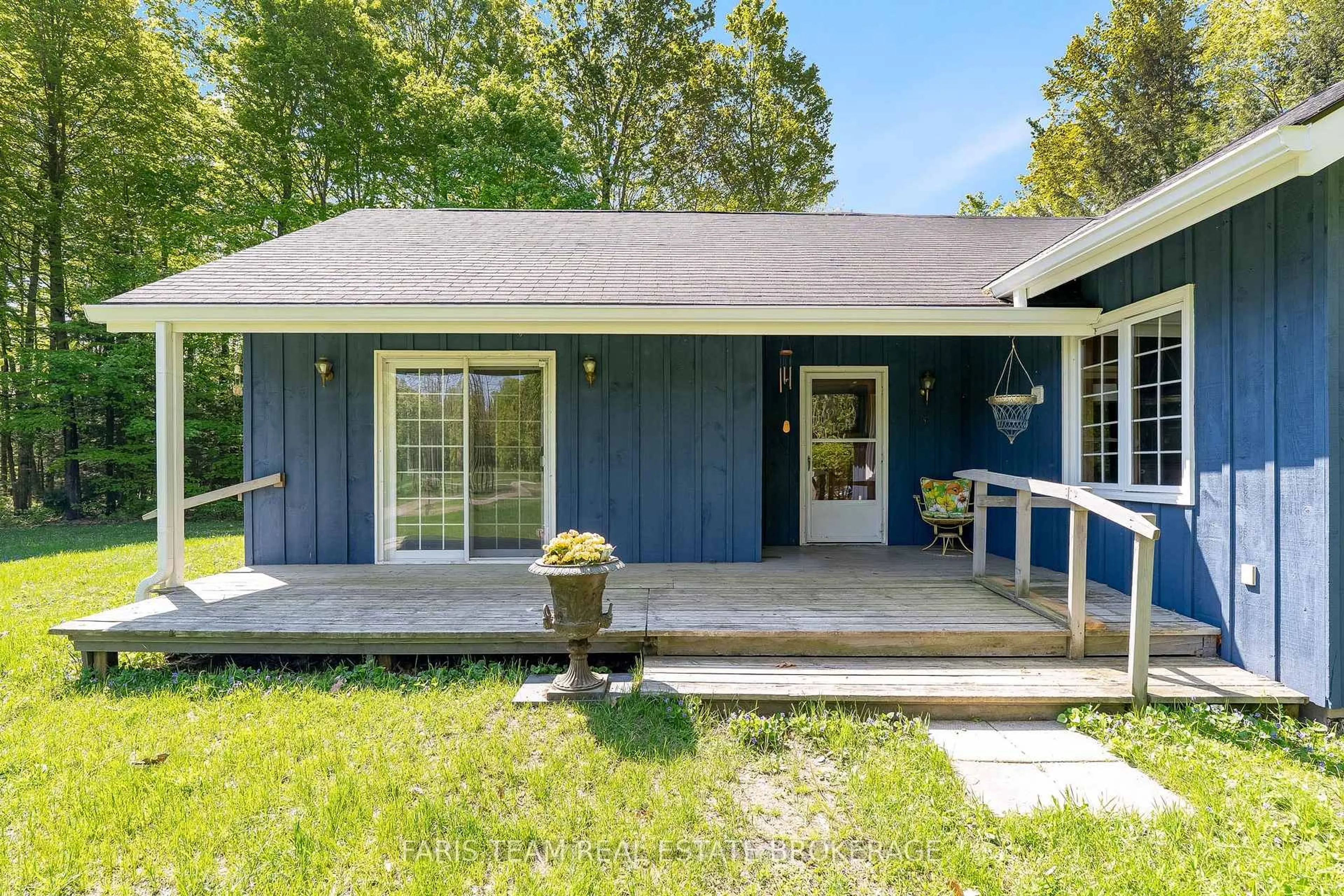 Home with vinyl exterior material, street for 741 Ingram Rd, Oro-Medonte Ontario L0K 1E0