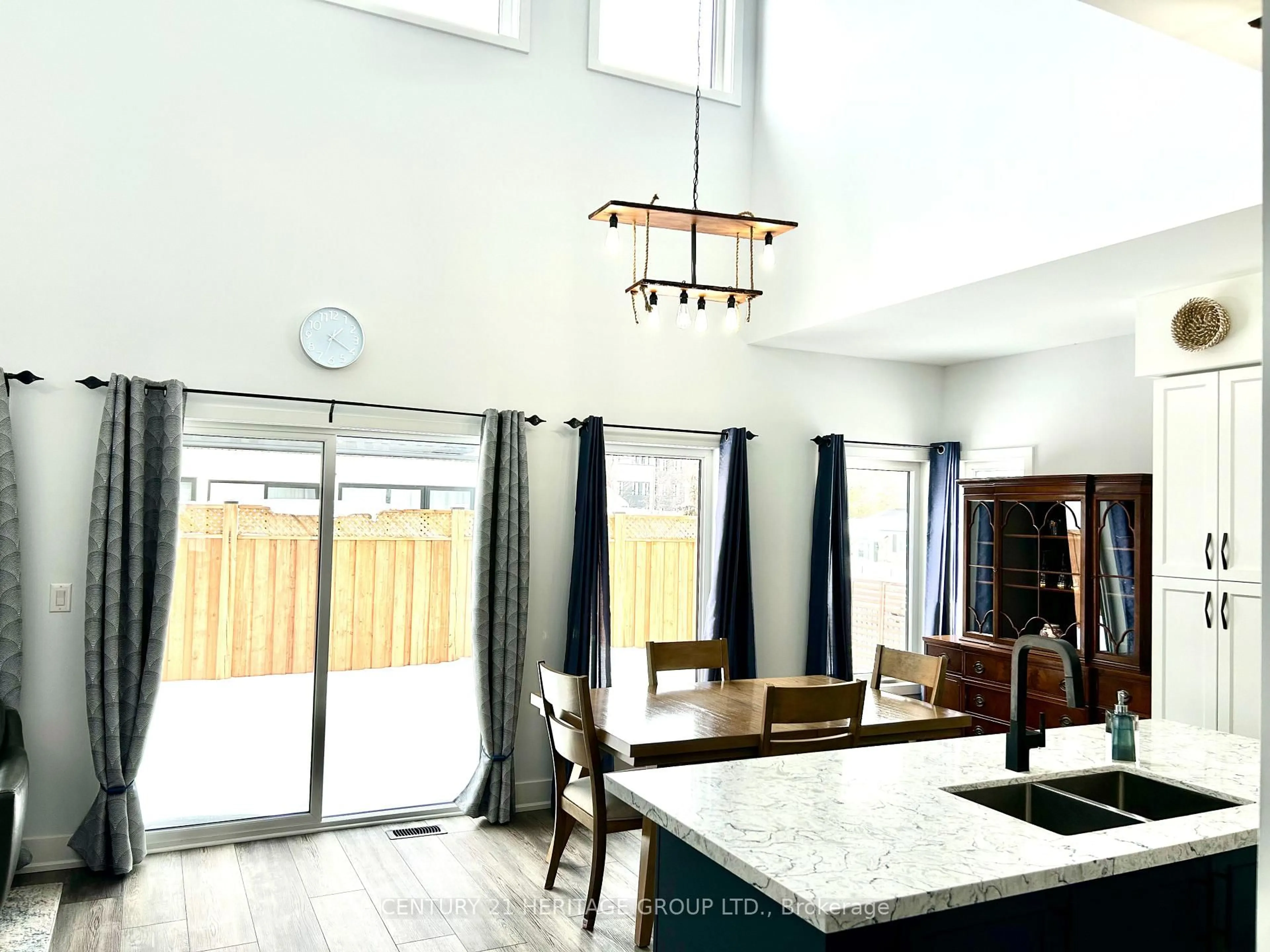 Open concept kitchen, unknown for 44 Ruby Cres, Orillia Ontario L3V 8M3