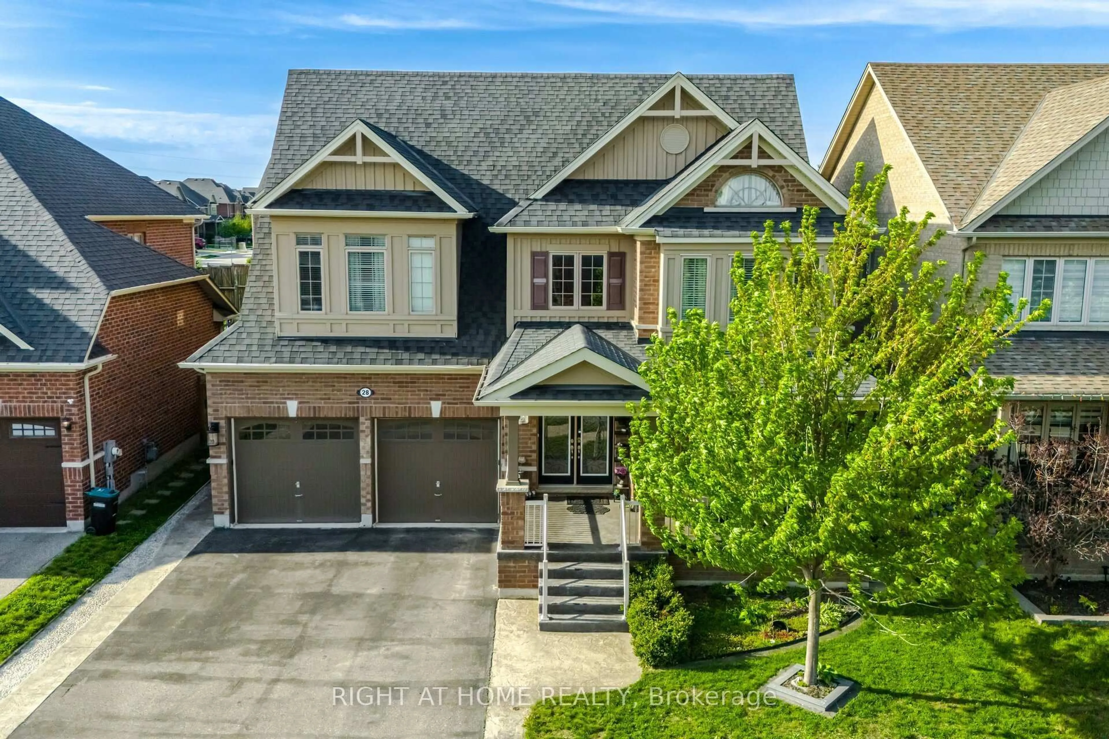 A pic from outside/outdoor area/front of a property/back of a property/a pic from drone, street for 28 Marks Rd, Springwater Ontario L9X 0S5