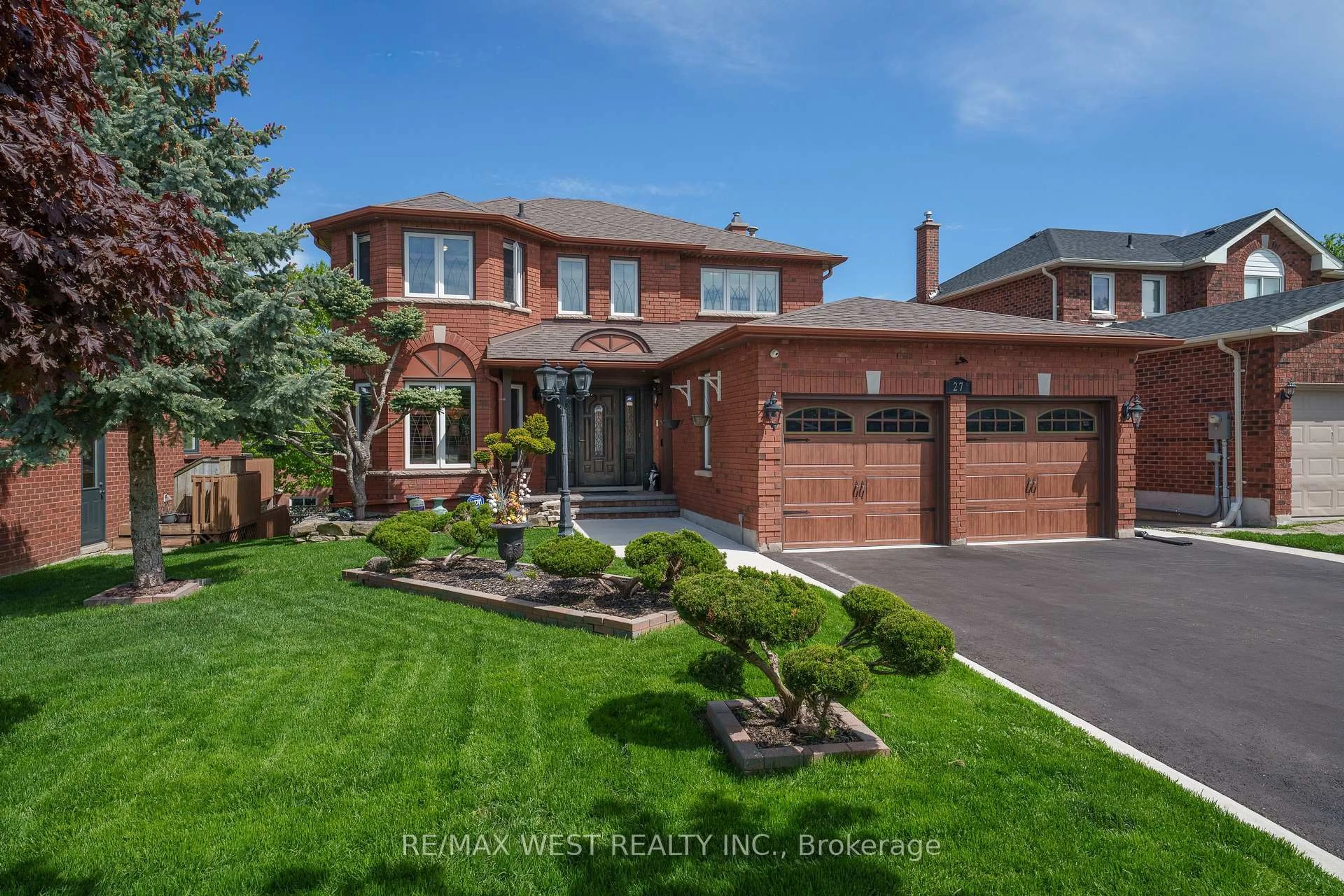 Home with brick exterior material, street for 27 Golden Meadow Rd, Barrie Ontario L4N 7E6