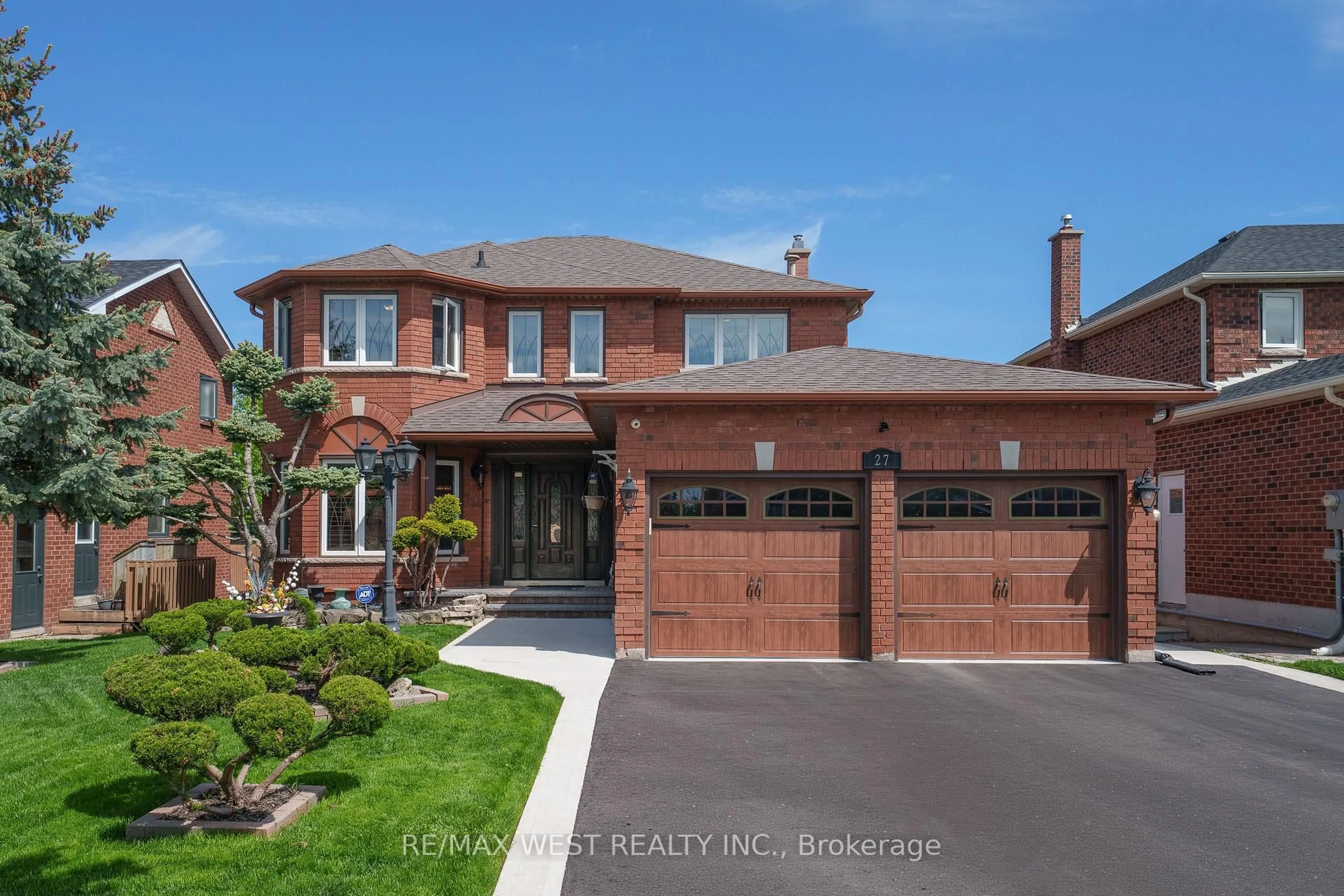 Home with brick exterior material, street for 27 Golden Meadow Rd, Barrie Ontario L4N 7E6