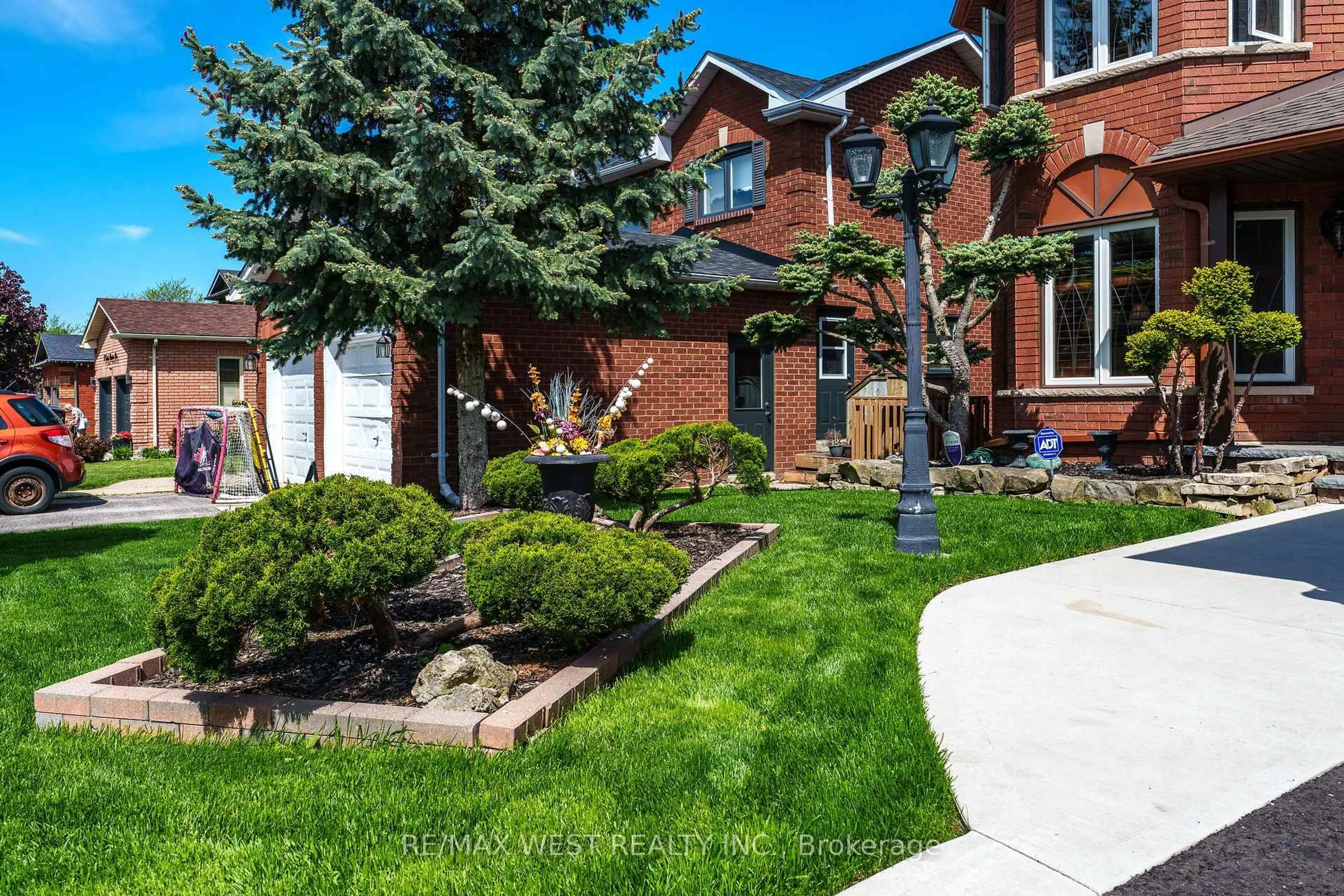Home with brick exterior material, street for 27 Golden Meadow Rd, Barrie Ontario L4N 7E6
