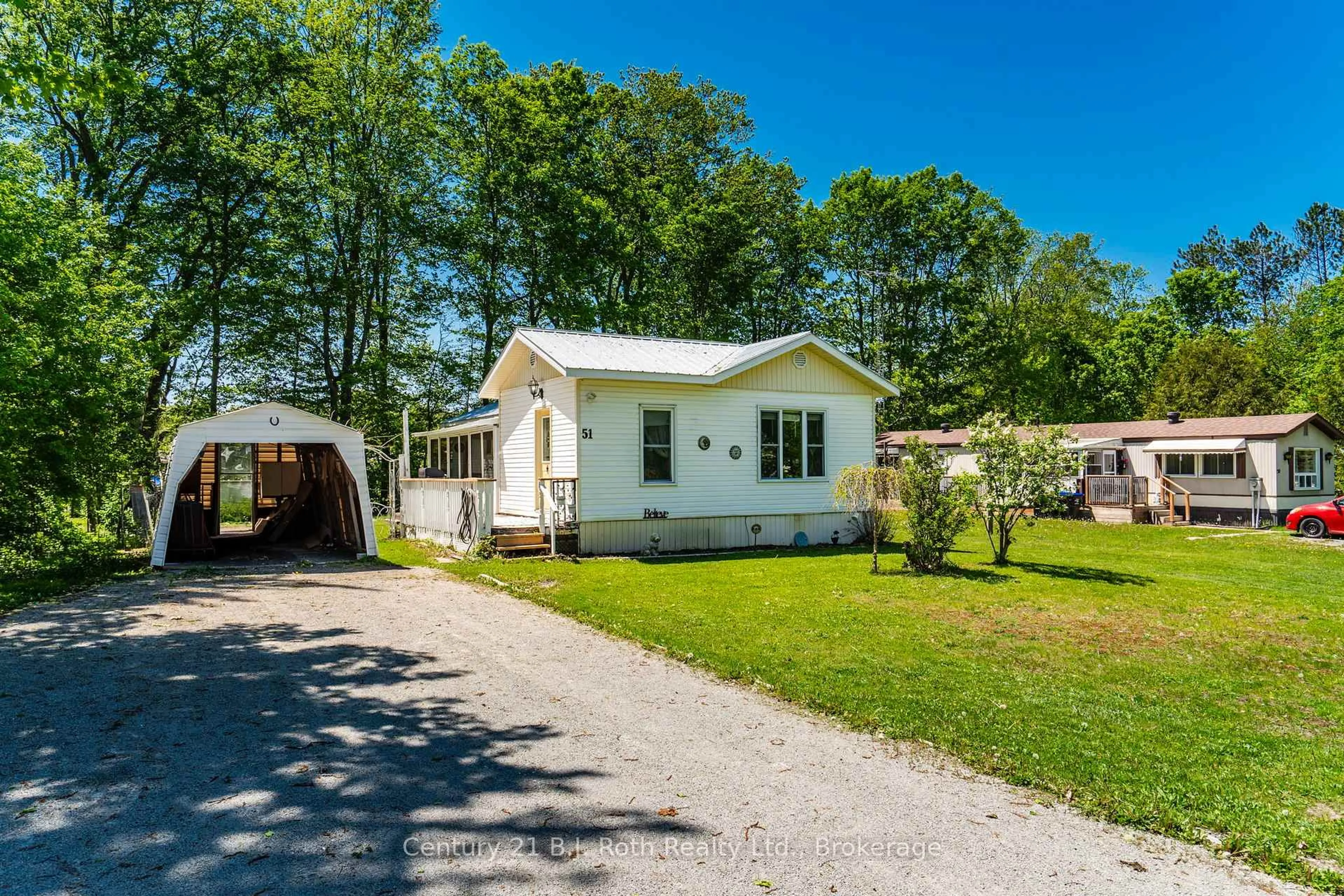 Home with vinyl exterior material, street for 5263 Elliott Sdrd #51, Tay Ontario L4R 4K3