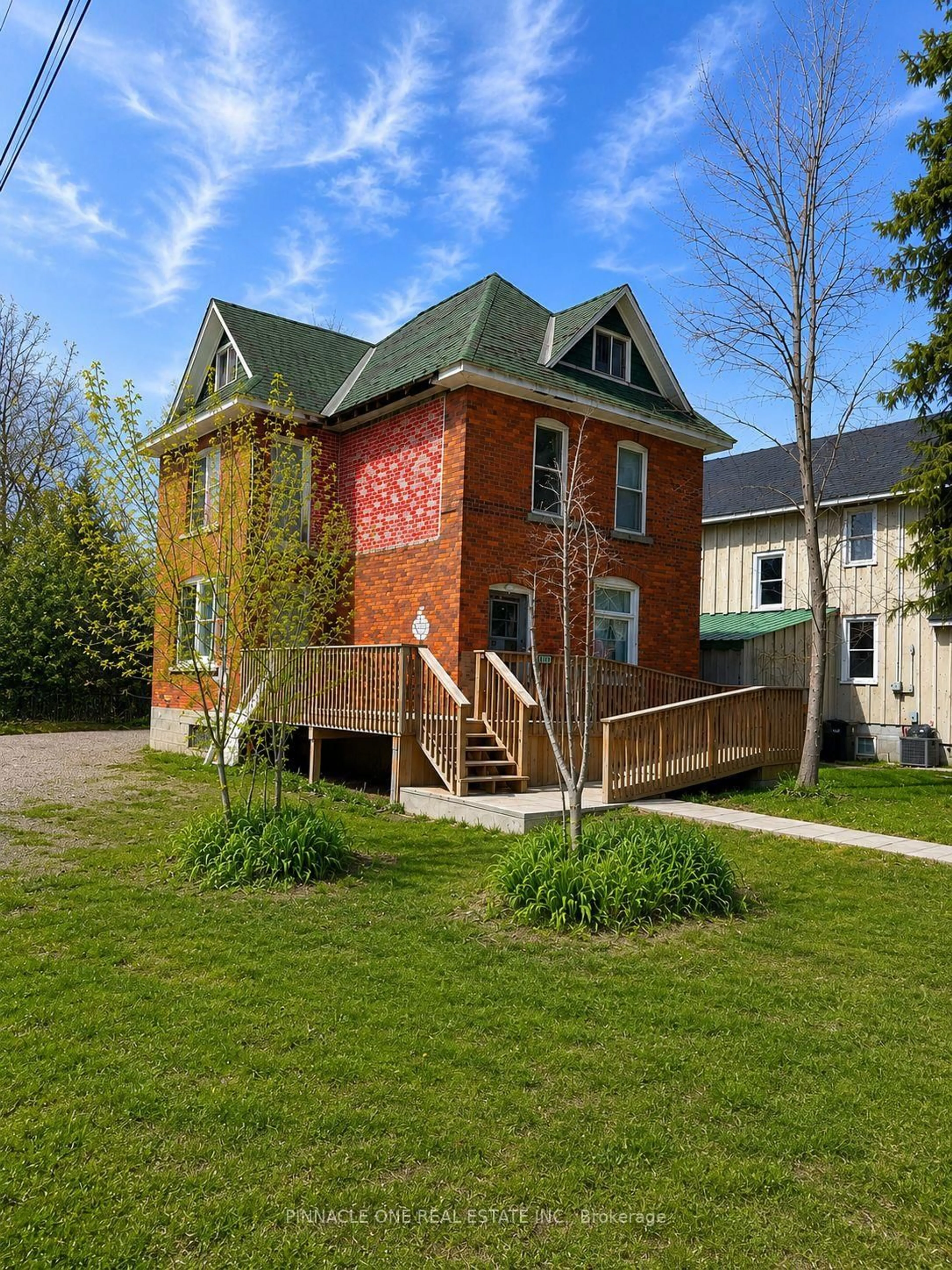 Home with brick exterior material, building for 3368 Muskoka St, Severn Ontario L0K 2B0