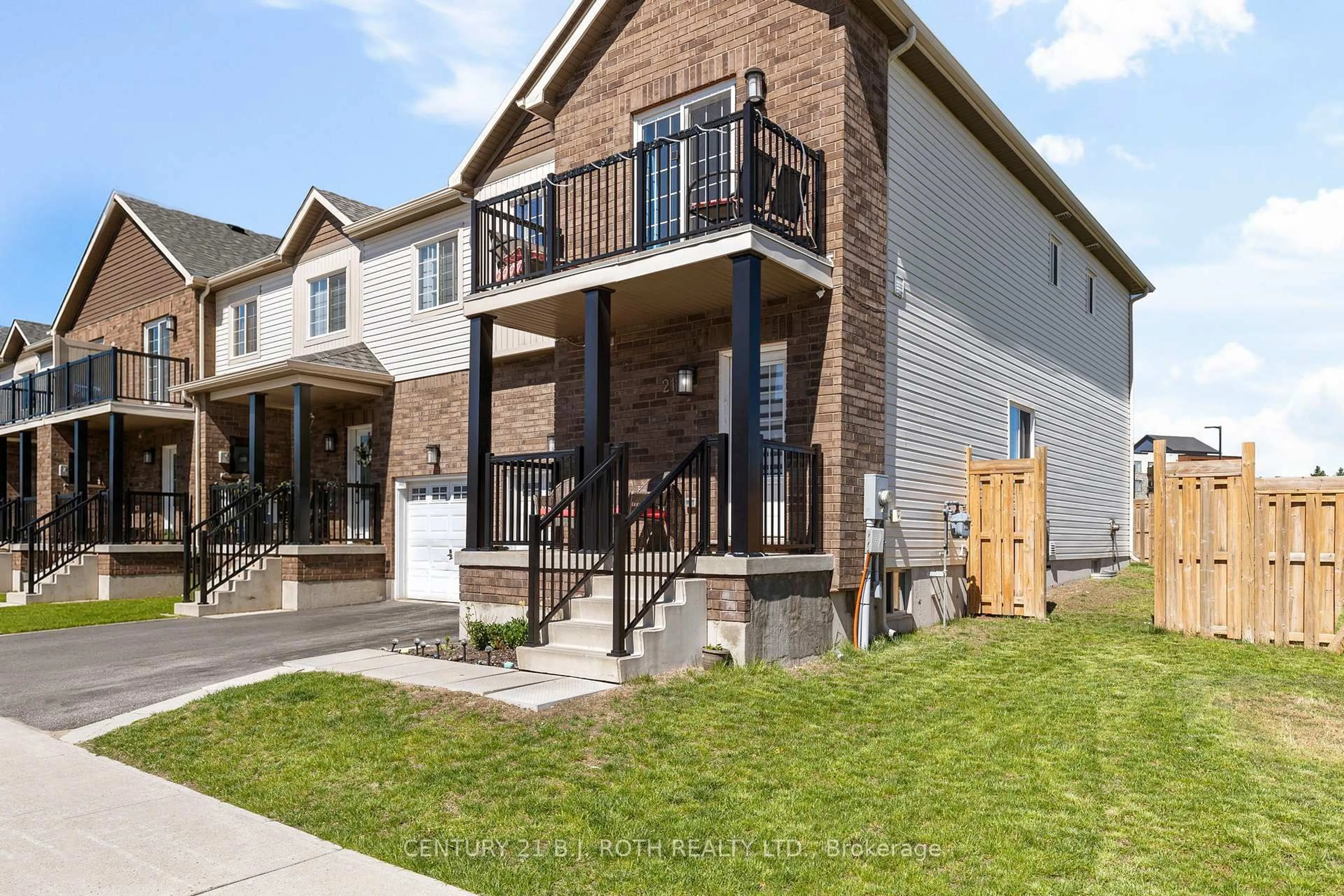 Home with brick exterior material, street for 21 Brown Bear St, Barrie Ontario L9J 0H7