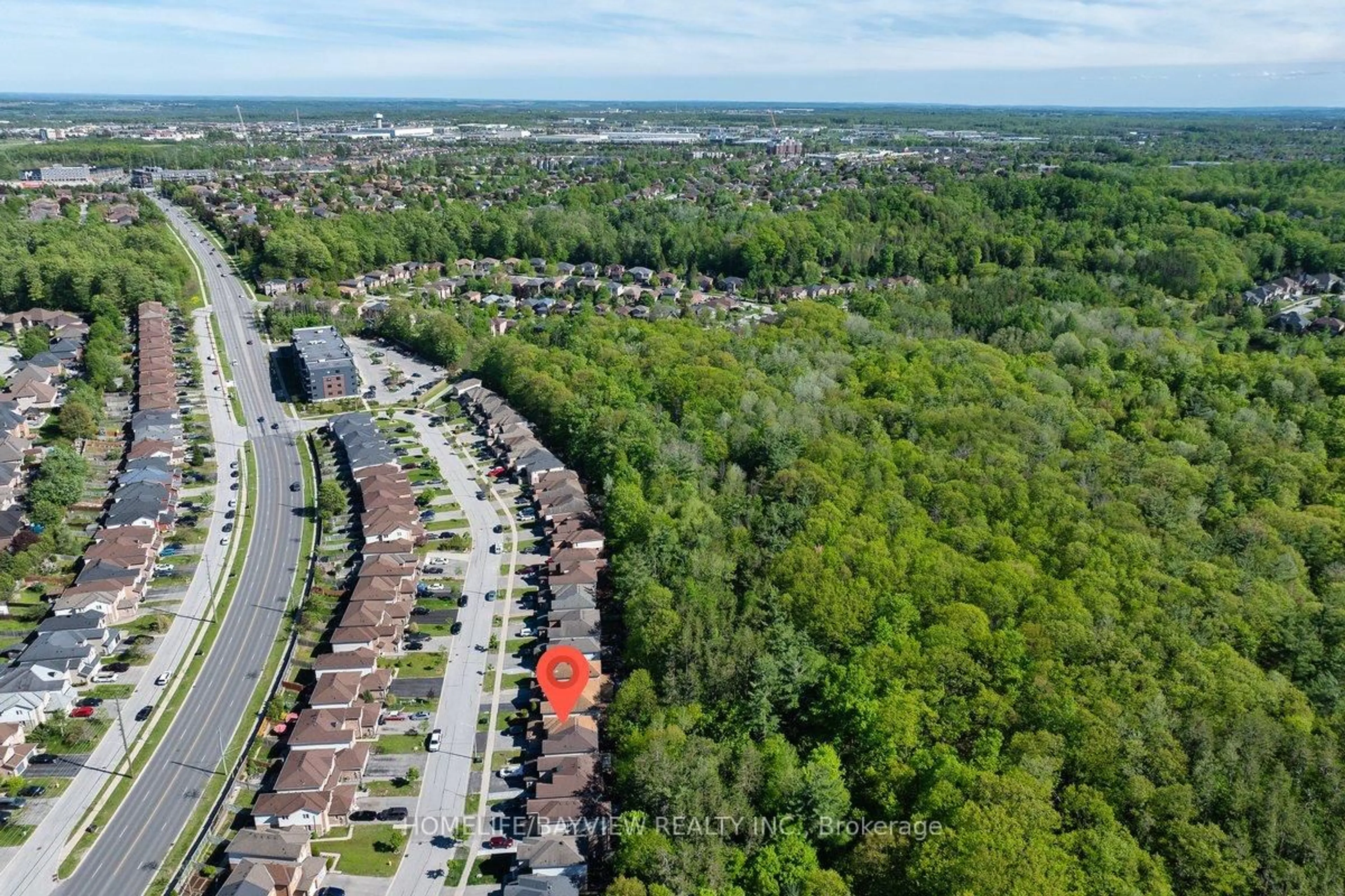 A pic from outside/outdoor area/front of a property/back of a property/a pic from drone, street for 52 Hawthorne Cres, Barrie Ontario L4N 9Y8