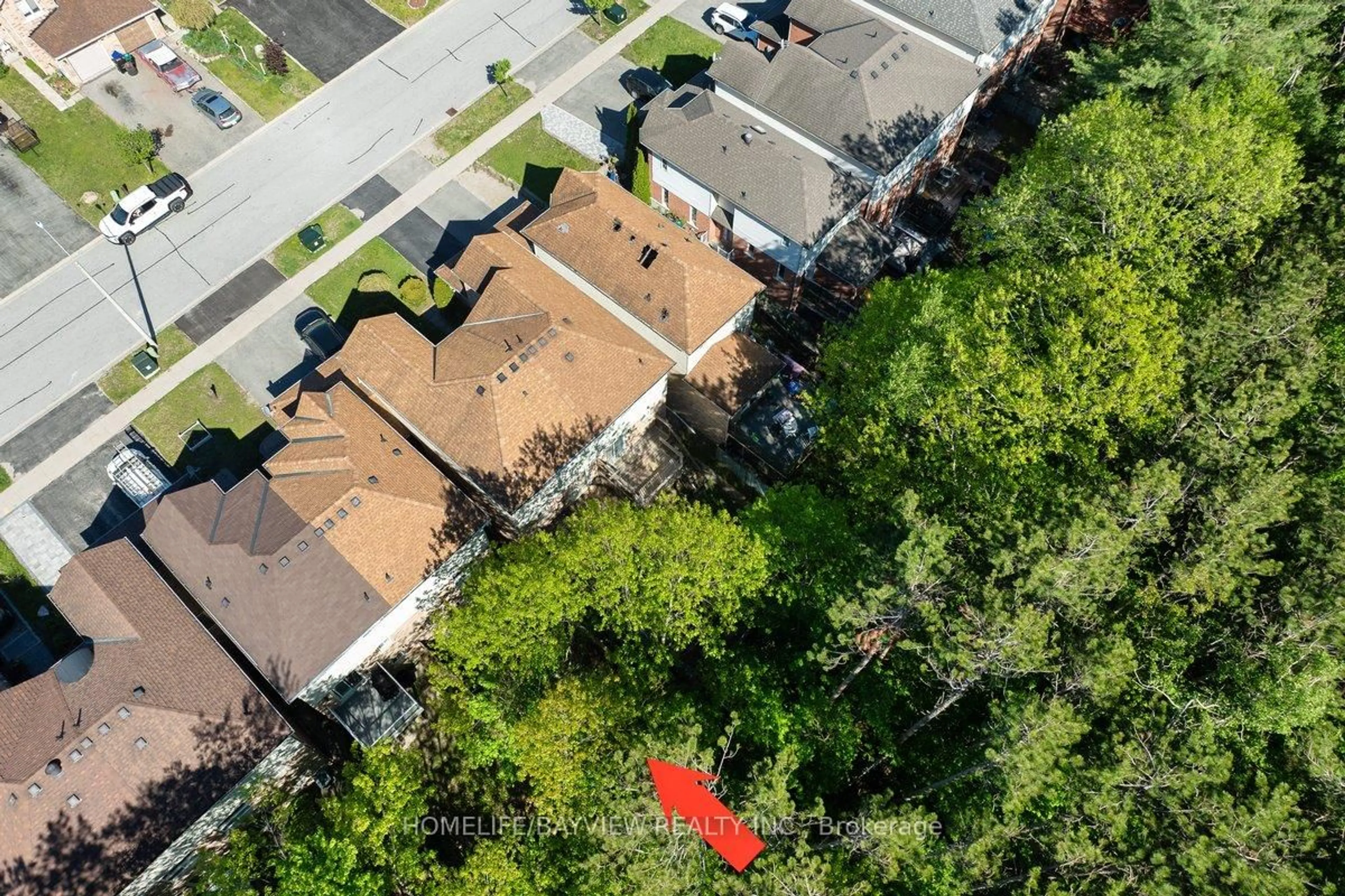 A pic from outside/outdoor area/front of a property/back of a property/a pic from drone, street for 52 Hawthorne Cres, Barrie Ontario L4N 9Y8