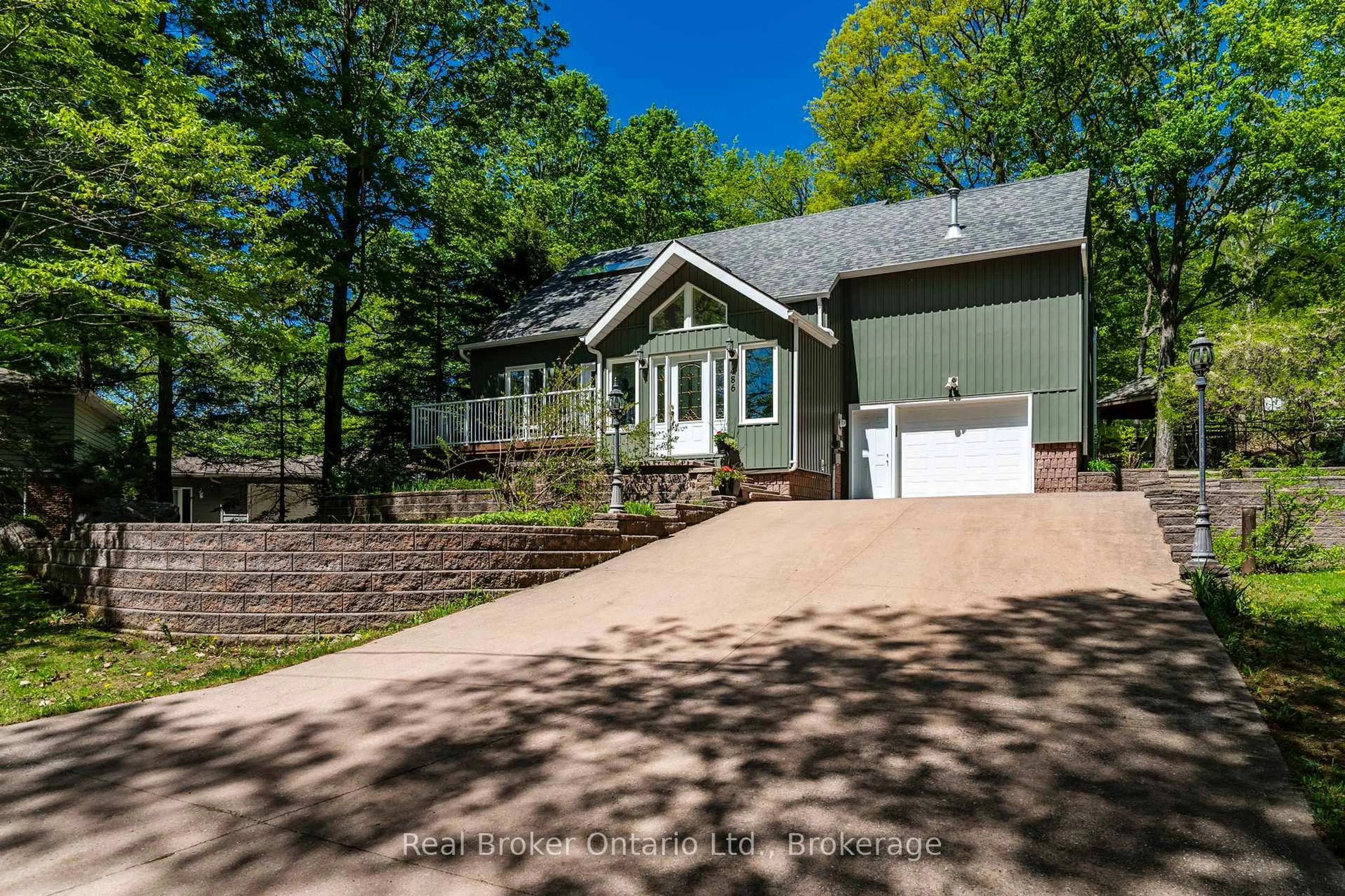 Home with vinyl exterior material, unknown for 486 Forest Hill Crt, Midland Ontario L4R 5G1