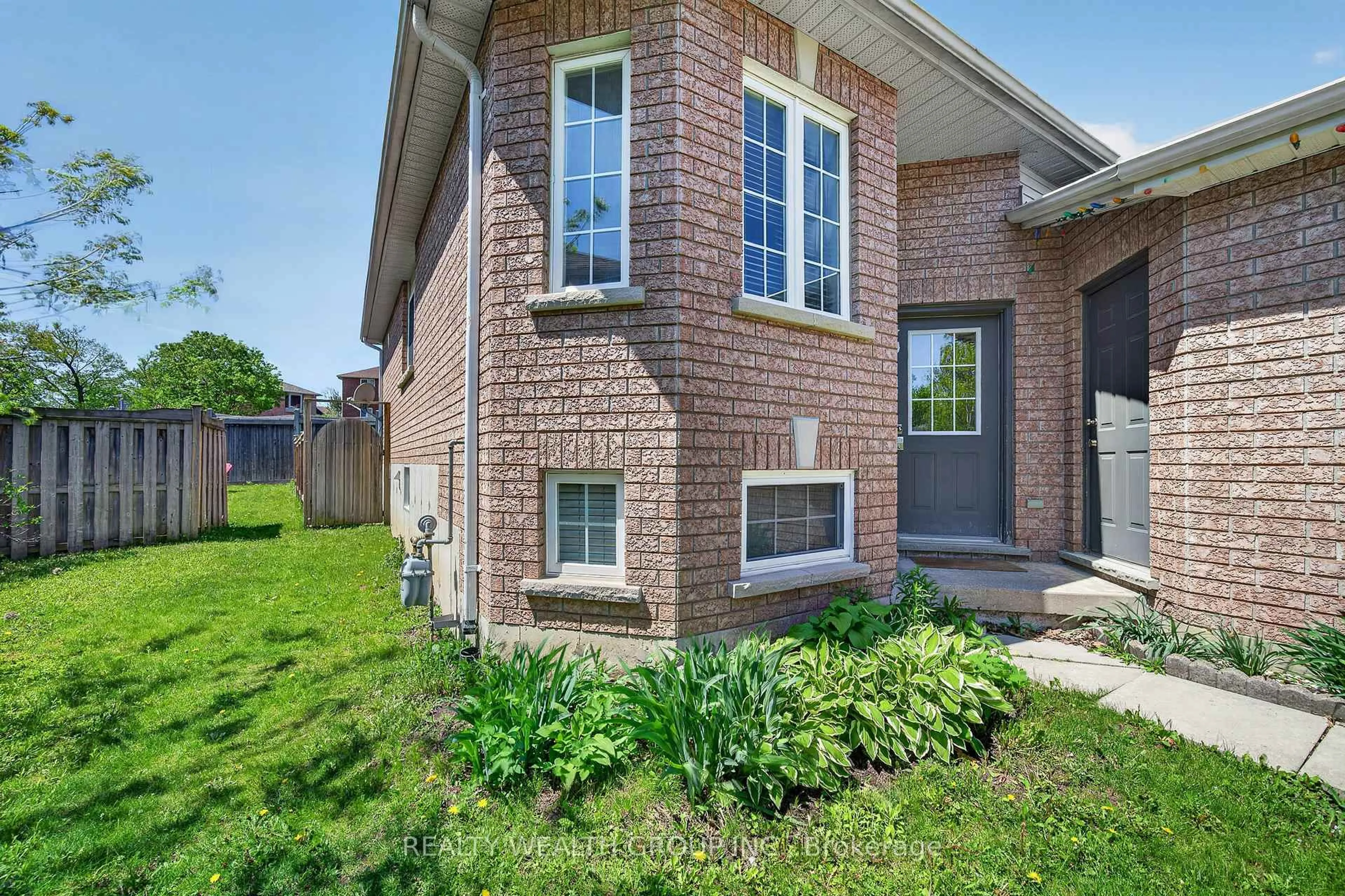 Home with brick exterior material, street for 61 Stollar Blvd, Barrie Ontario L4M 6N3