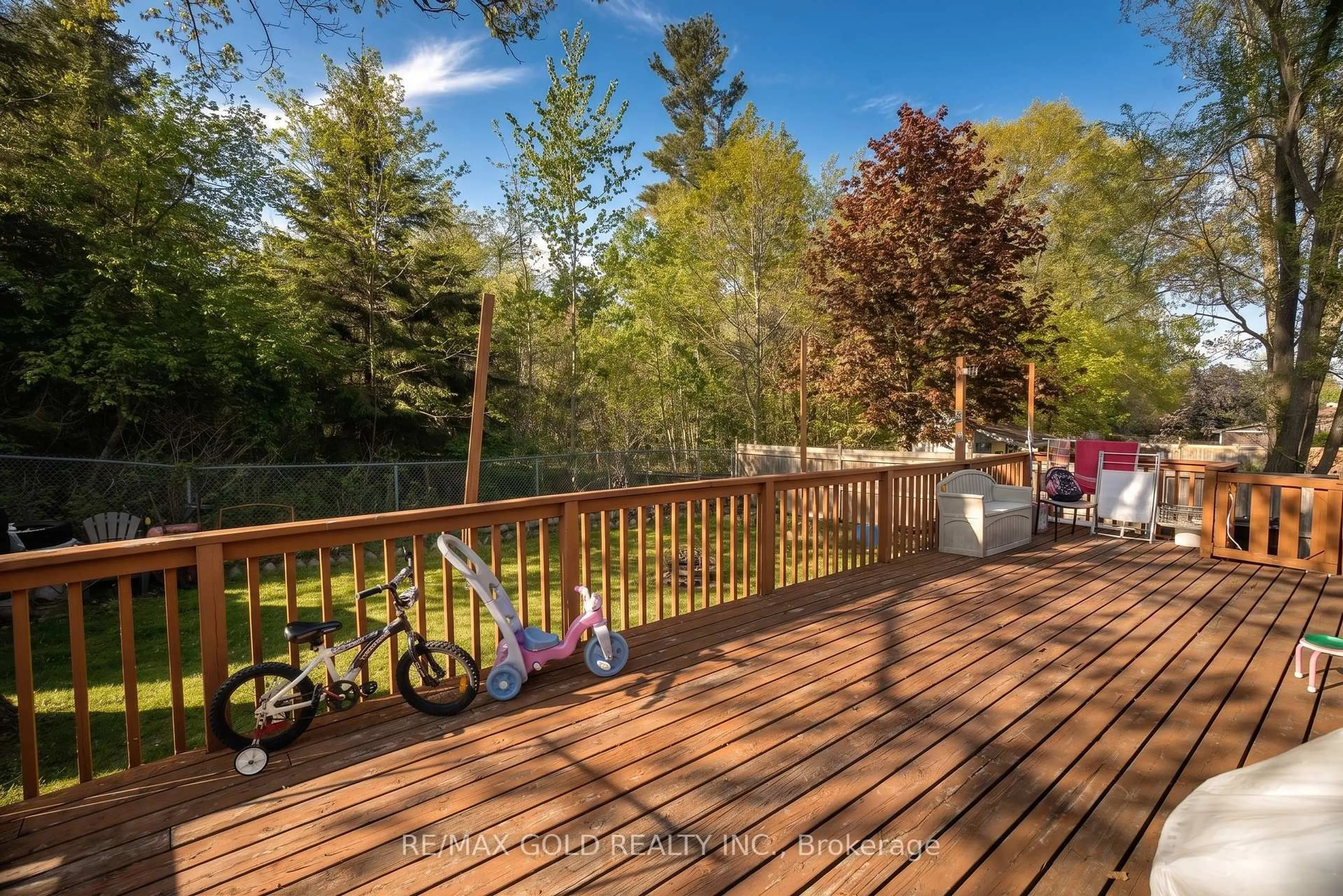 Patio, water/lake/river/ocean view for 246 Edgehill Dr, Barrie Ontario L4N 7W9