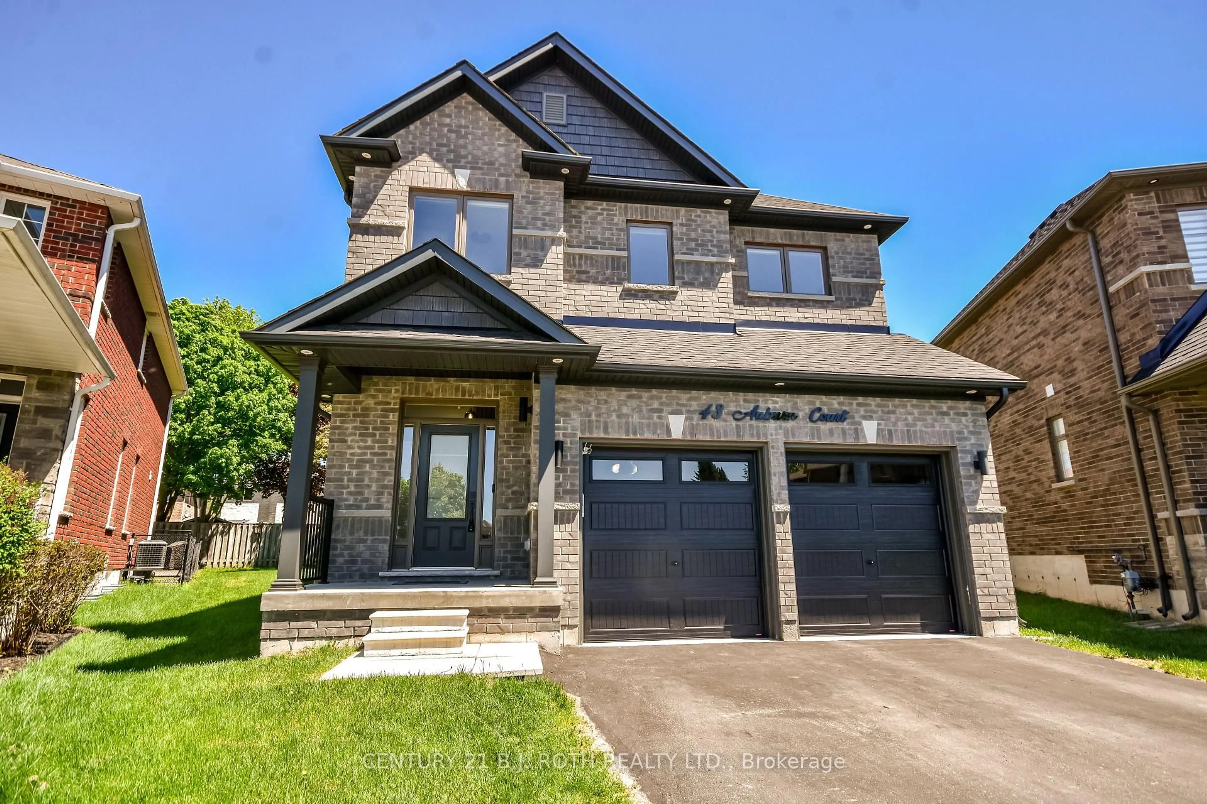 Home with brick exterior material, street for 43 Auburn Crt, Barrie Ontario L4N 0A5