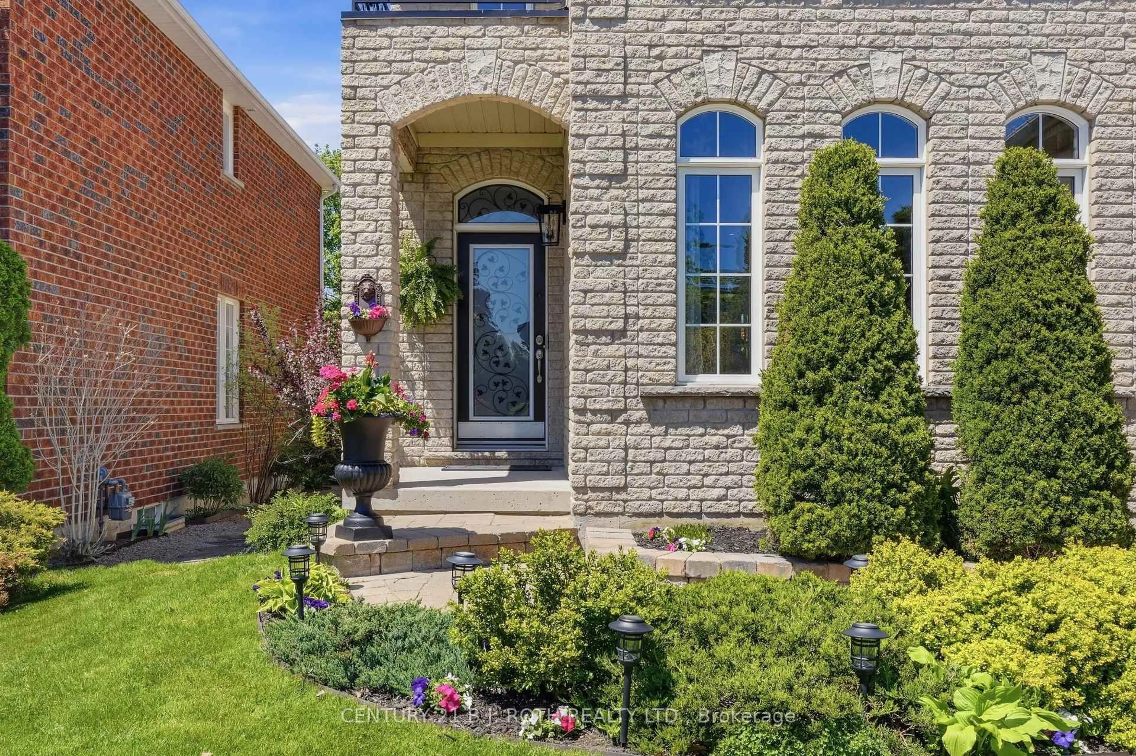 Home with brick exterior material, street for 115 Sandringham Dr, Barrie Ontario L4N 0Y9