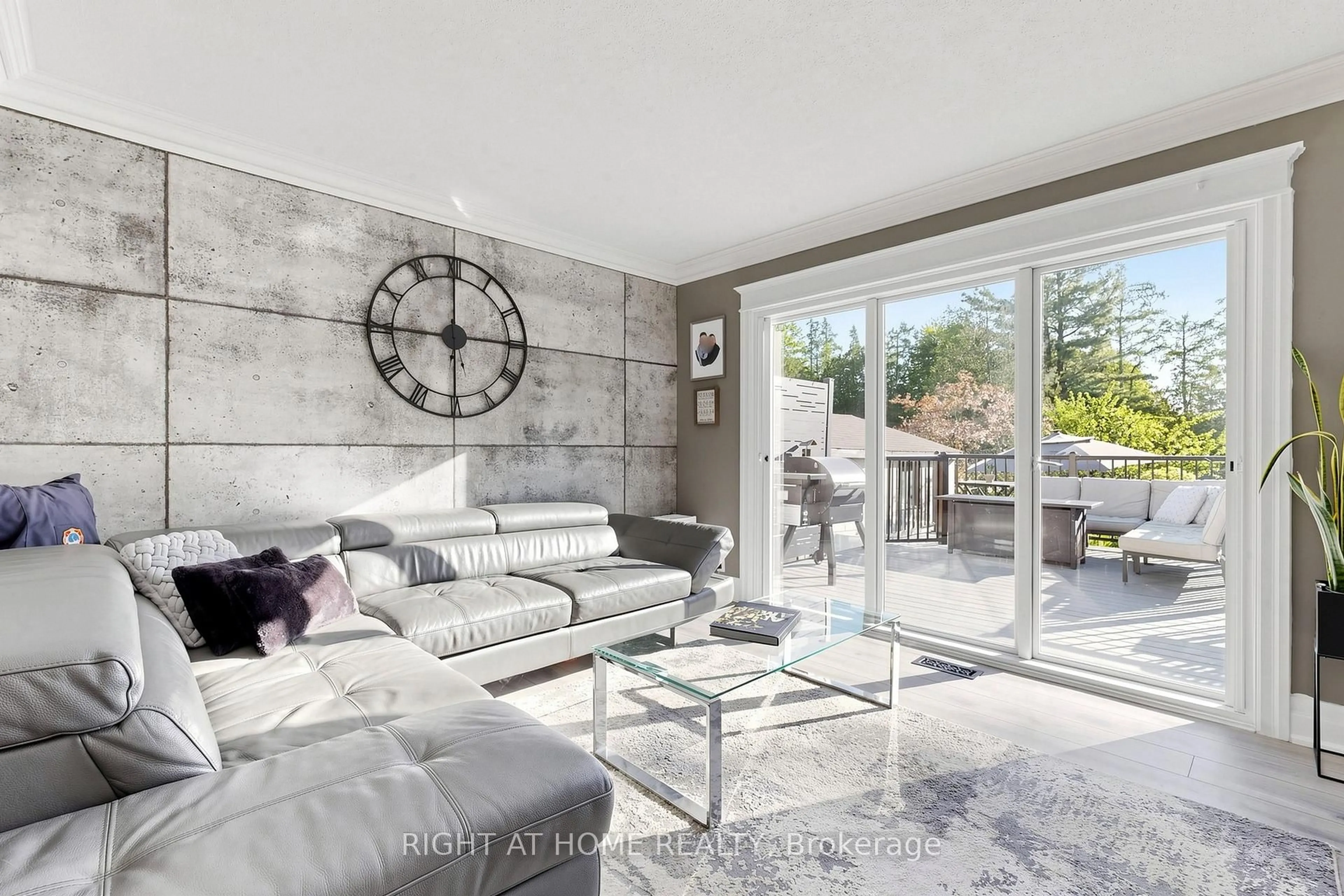 Living room with furniture, unknown for 148 Patterson Rd, Barrie Ontario L4N 3W4