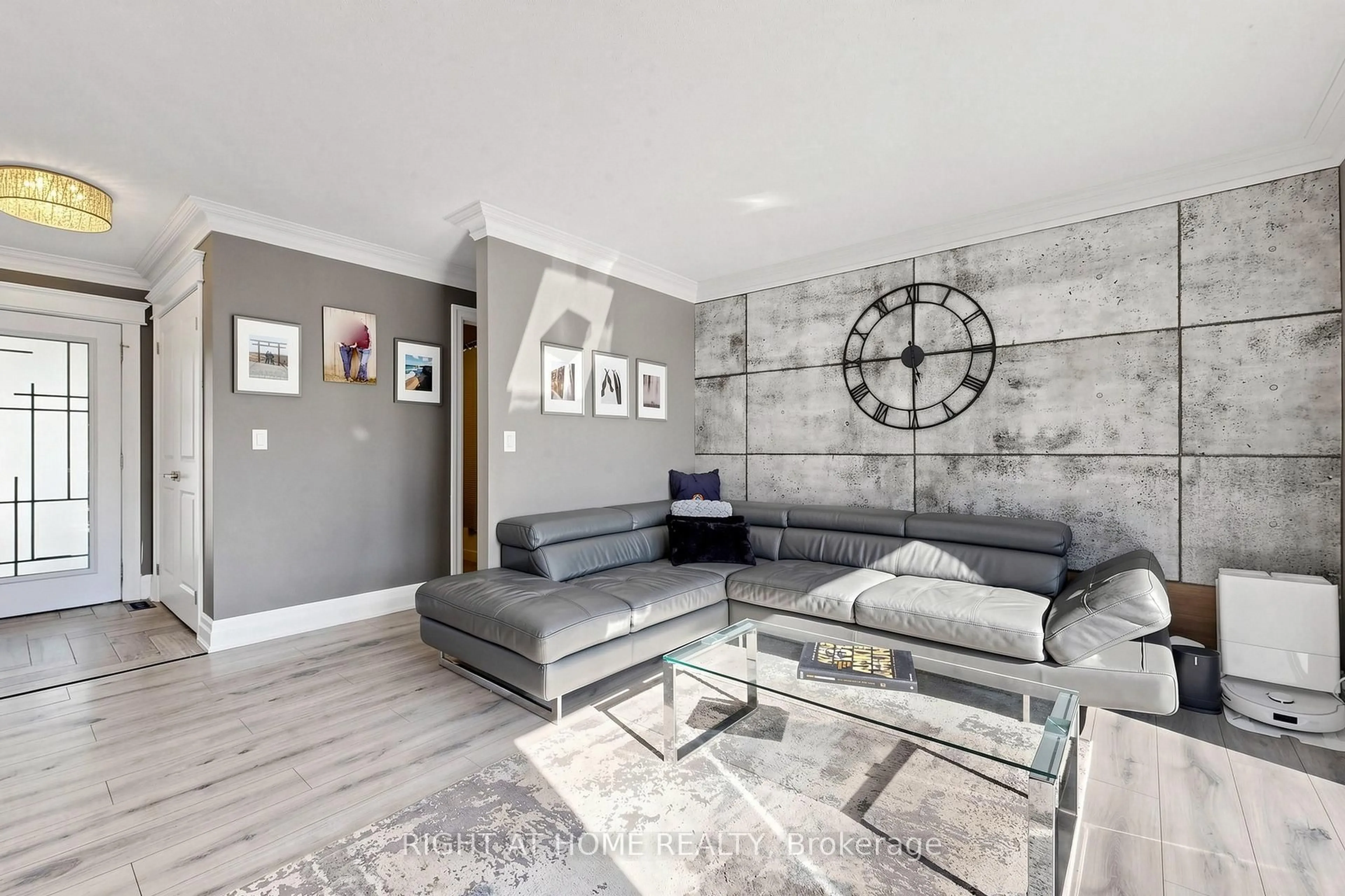Living room with furniture, unknown for 148 Patterson Rd, Barrie Ontario L4N 3W4
