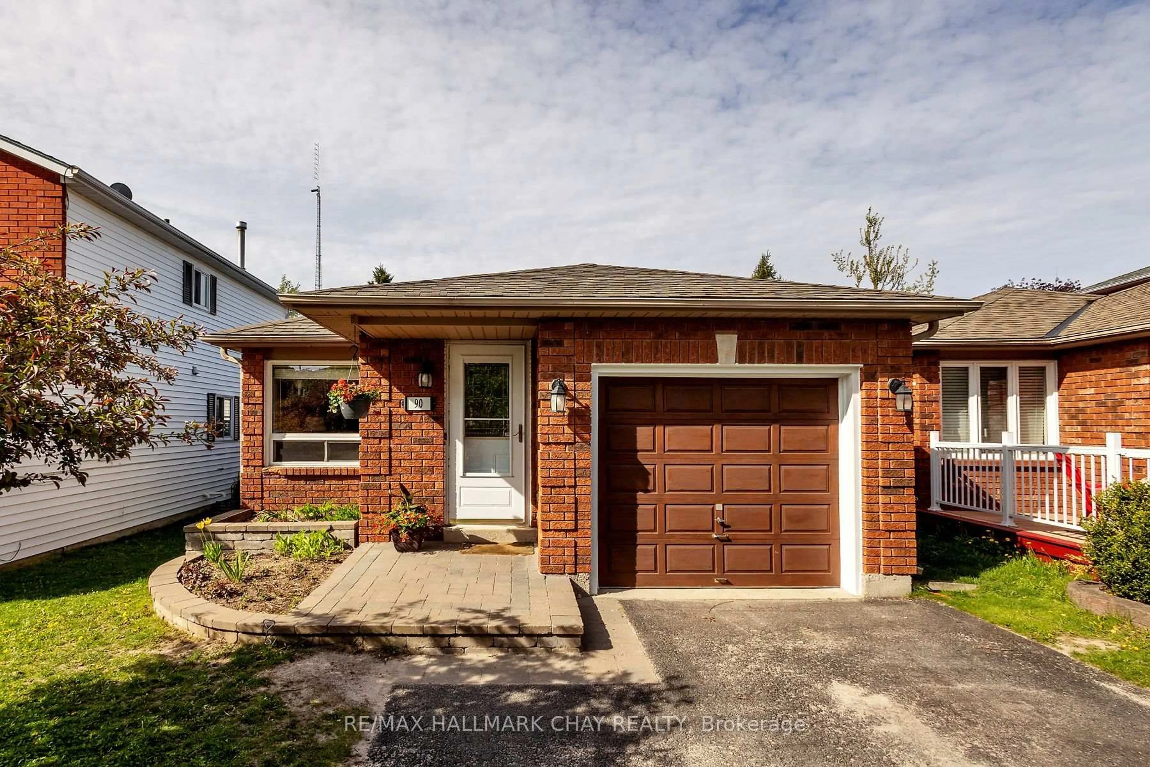 Home with brick exterior material, street for 90 Laidlaw Dr, Barrie Ontario L4N 7S2